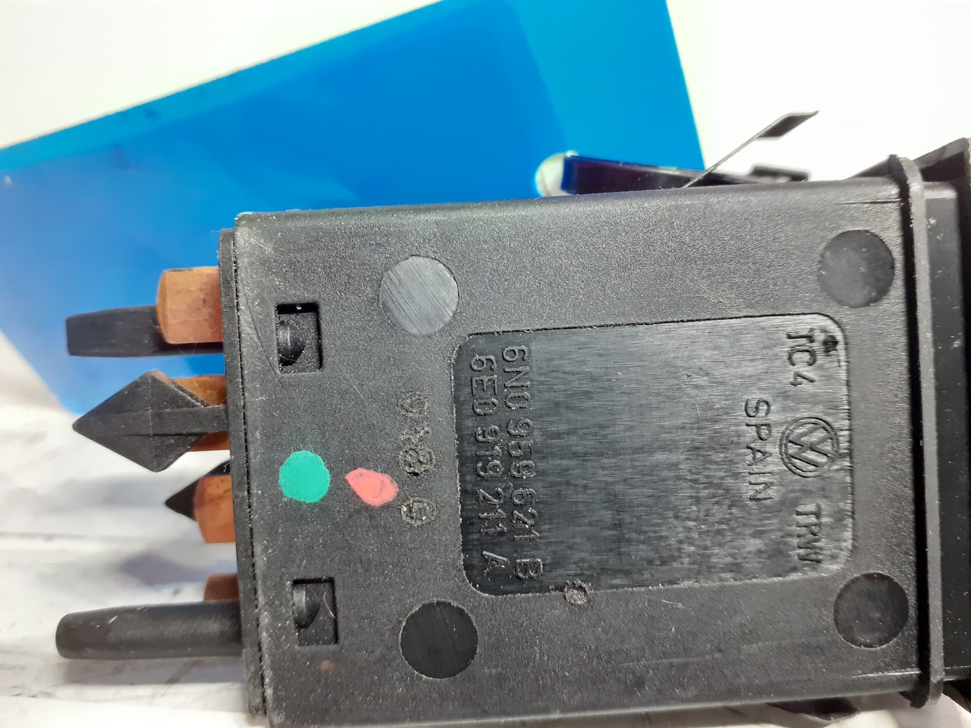 Interruptor VOLKSWAGEN GOLF IV BERLINA (1J1) 3