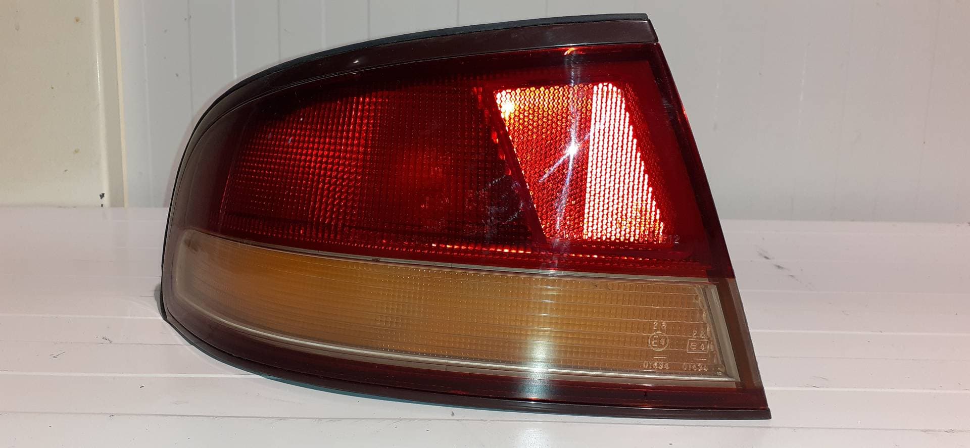 Piloto trasero izquierdo MITSUBISHI GALANT BERLINA (E50)