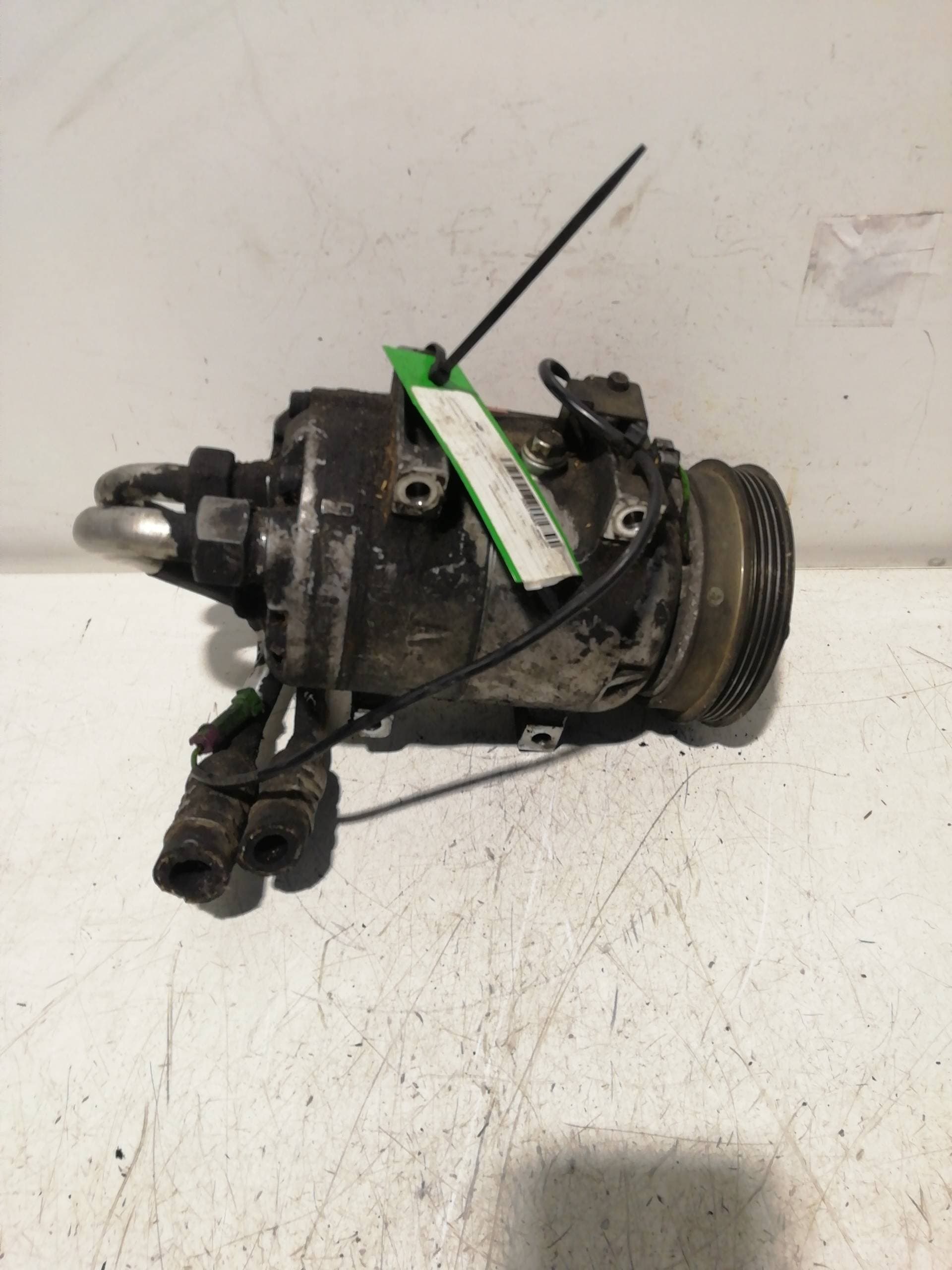 Recambio VOLKSWAGEN PASSAT BERLINA (3A2) ref. 8D026080TD 4