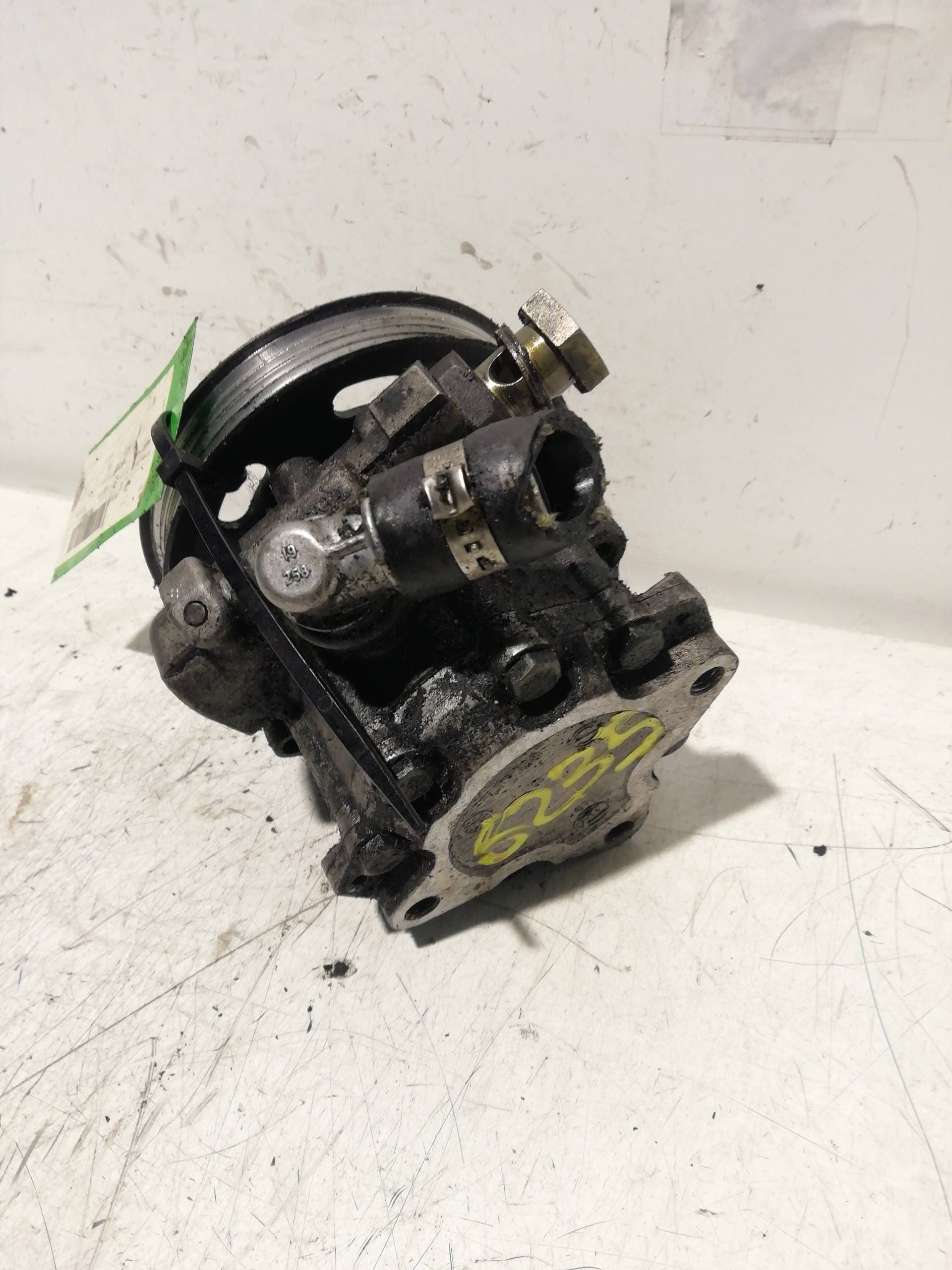 Bomba direccion VOLKSWAGEN PASSAT BERLINA (3A2) 4
