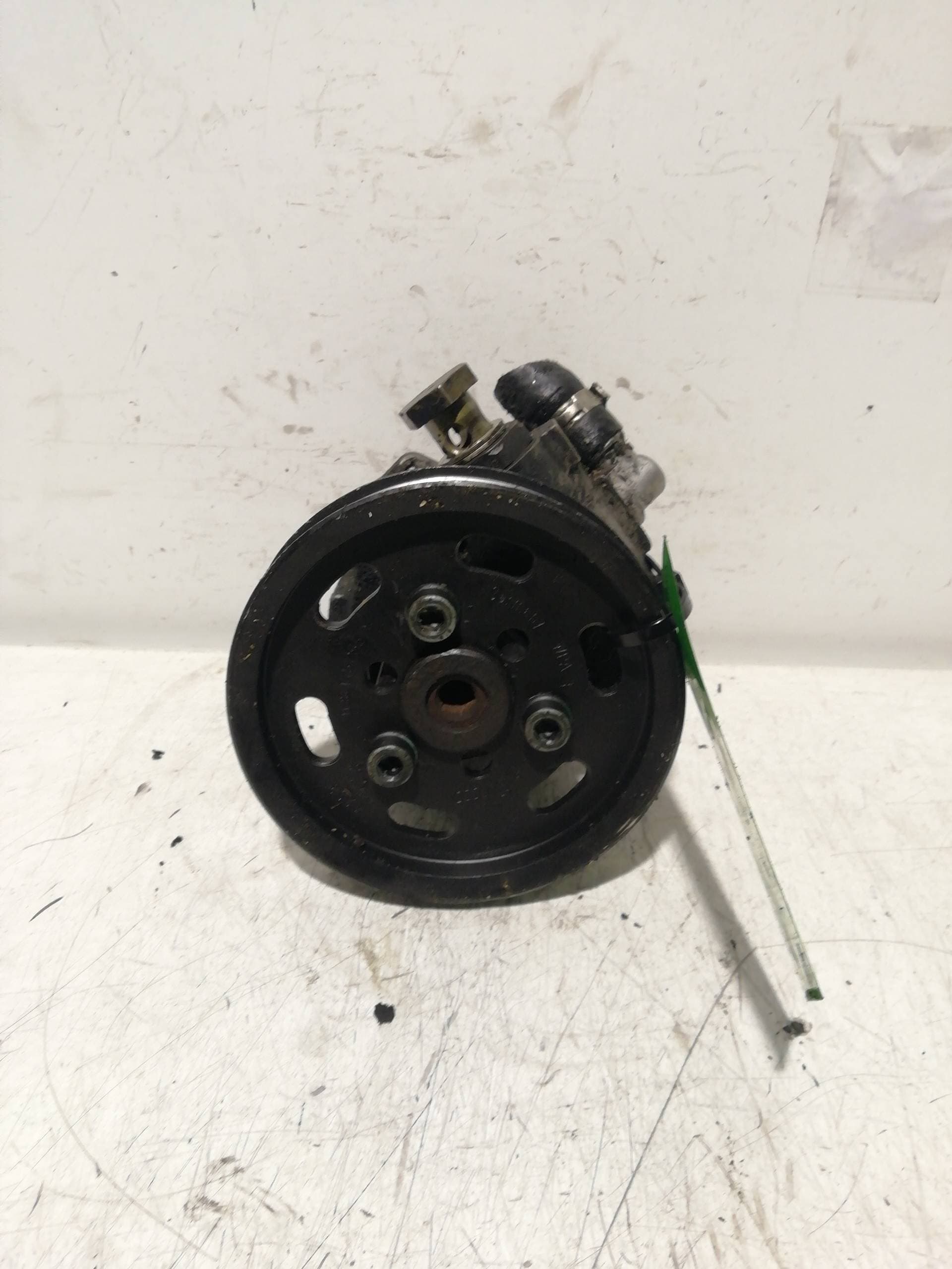 Bomba direccion VOLKSWAGEN PASSAT BERLINA (3A2) 3