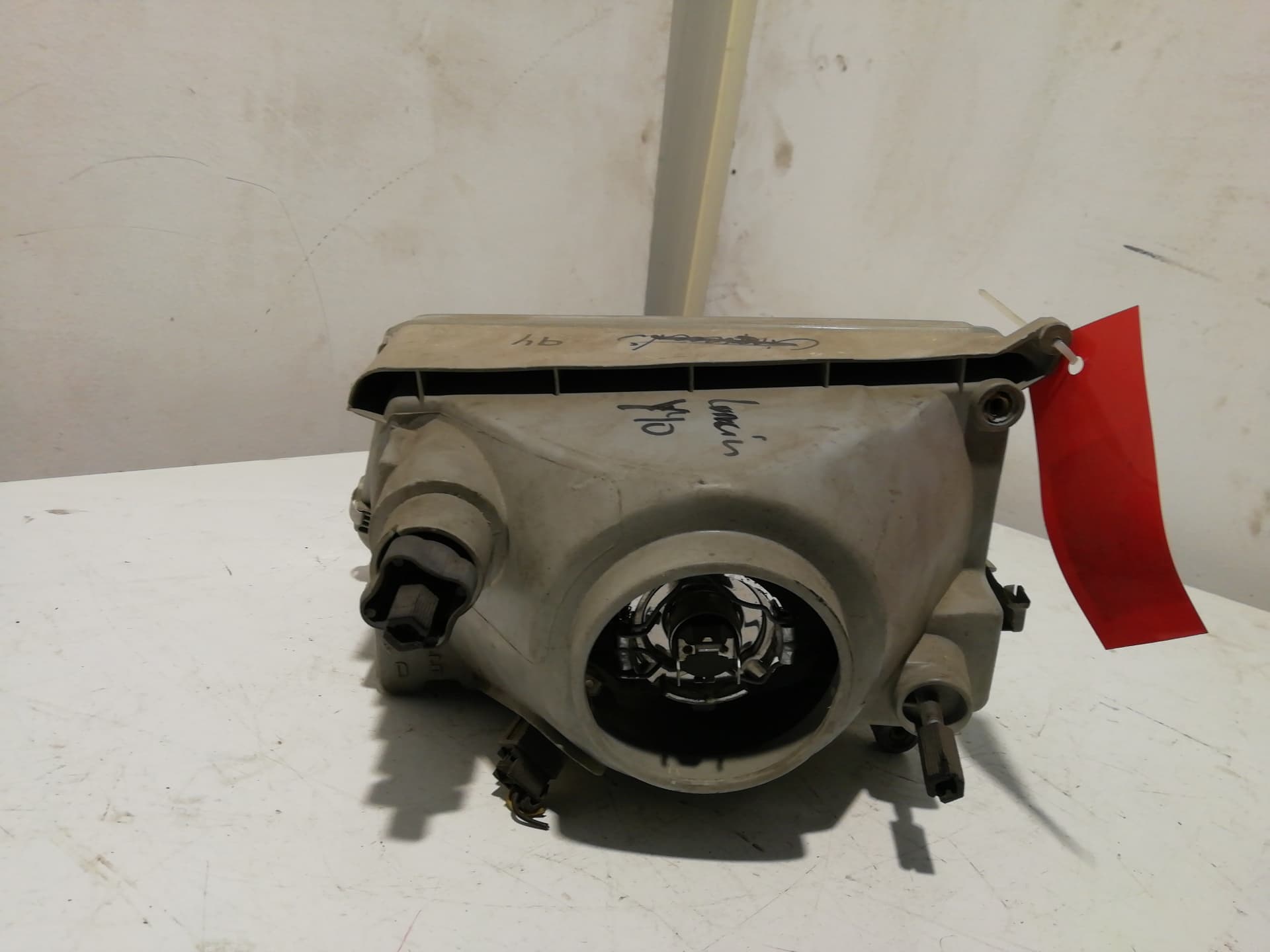 Faro derecho LANCIA Y10 2