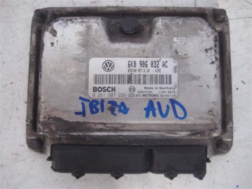 Centralita motor uce SEAT IBIZA (6K)