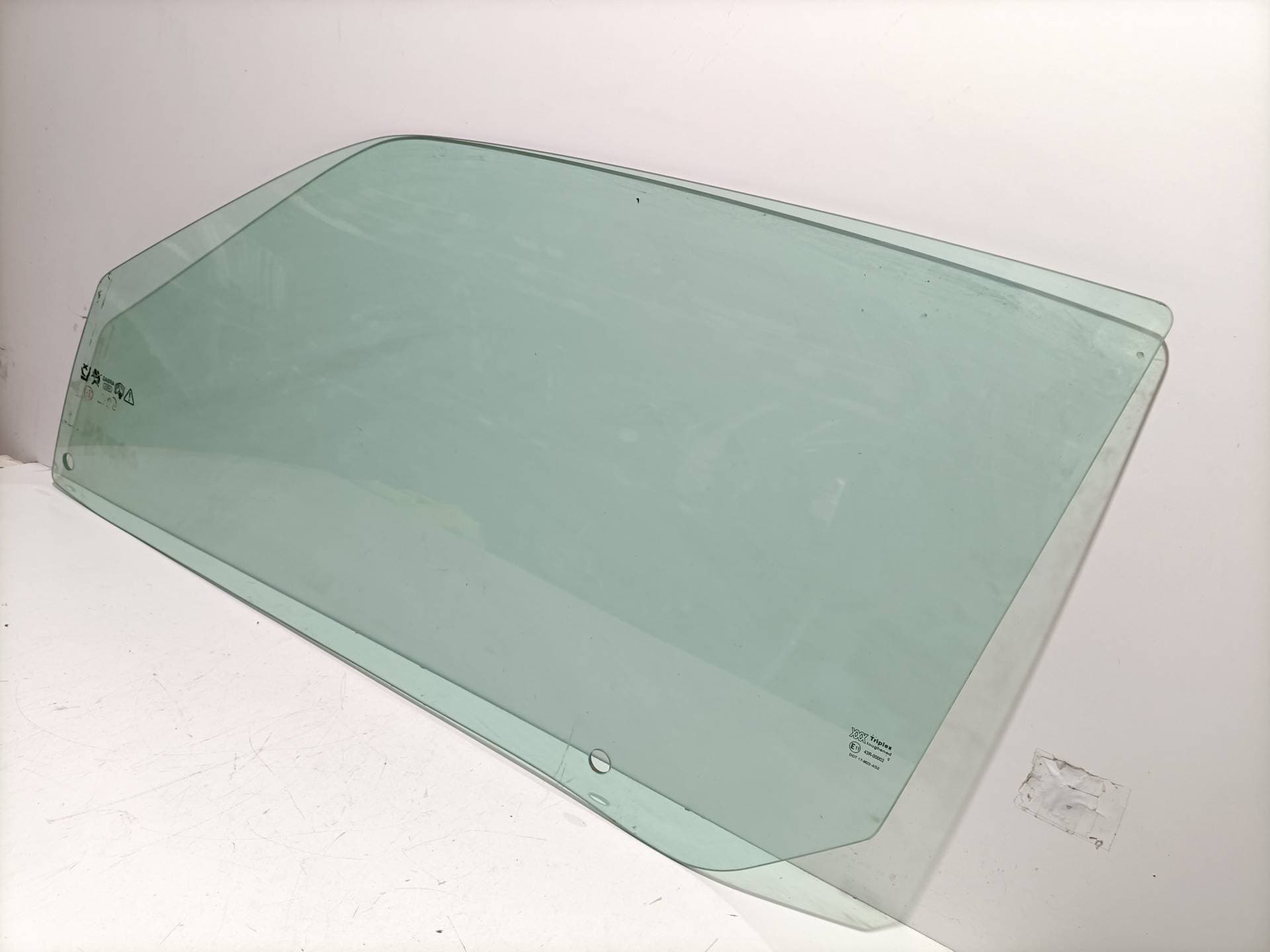 Luna delantera izquierda MG SERIE 800 (RS) 3