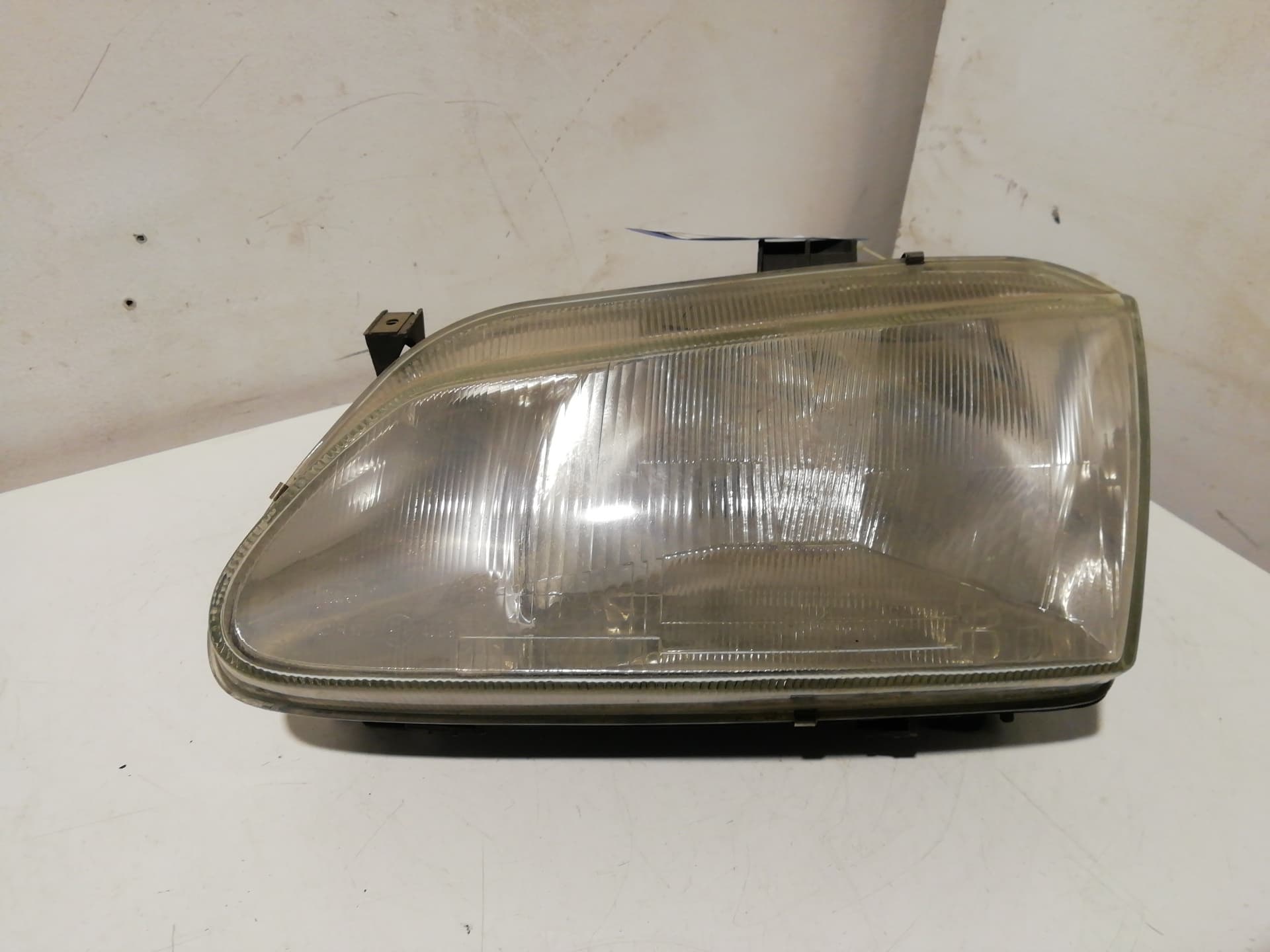 Faro izquierdo RENAULT MEGANE I CLASSIC (LA0)