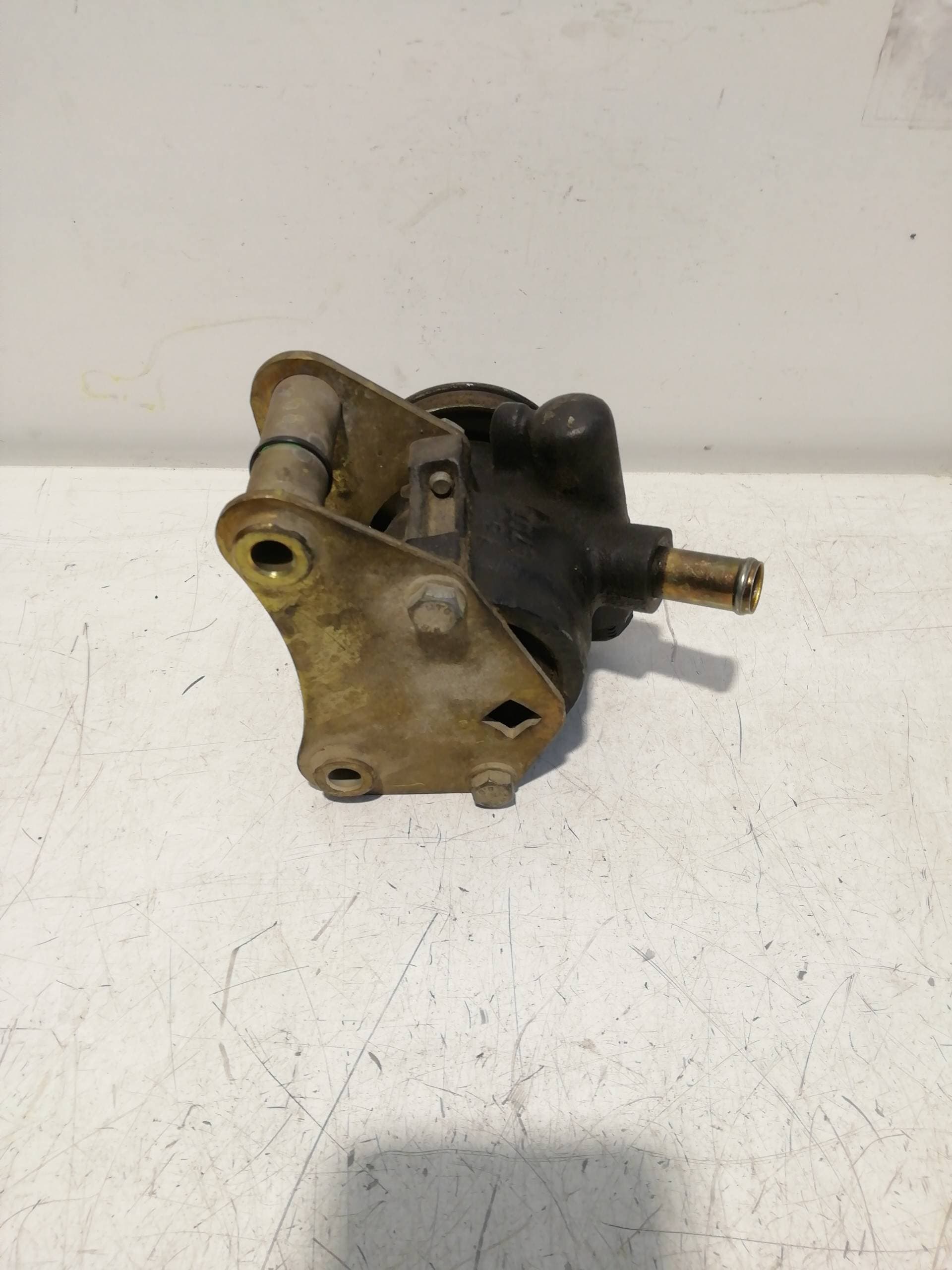 Bomba direccion PEUGEOT 205 BERLINA 4