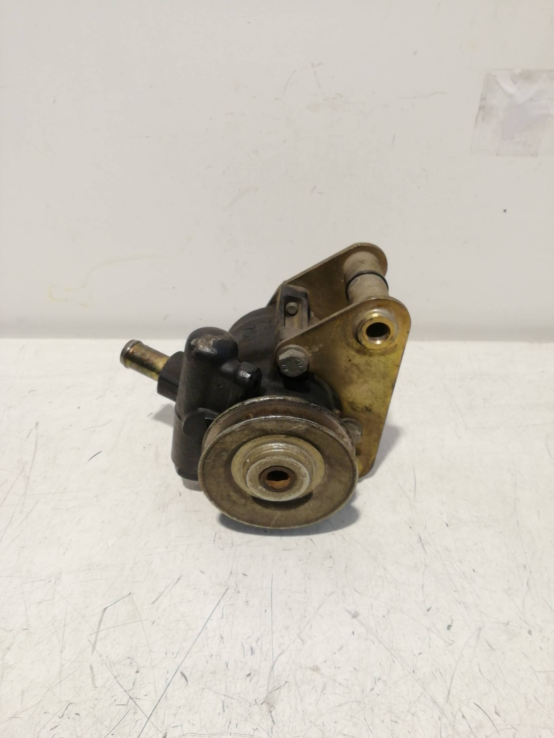 Bomba direccion PEUGEOT 205 BERLINA 2