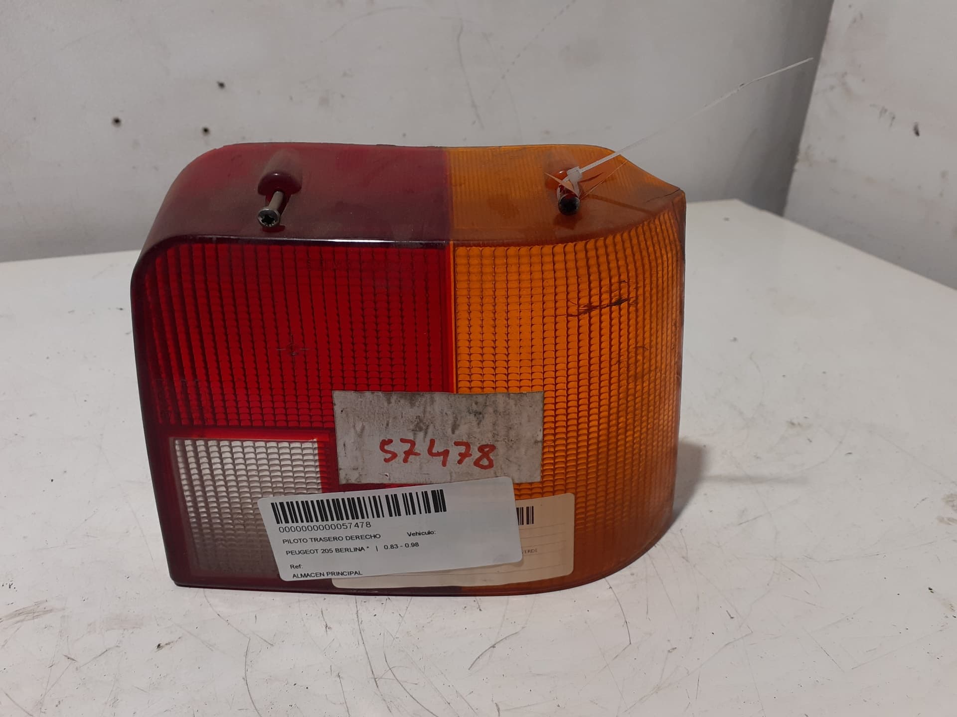 Piloto trasero derecho PEUGEOT 205 BERLINA