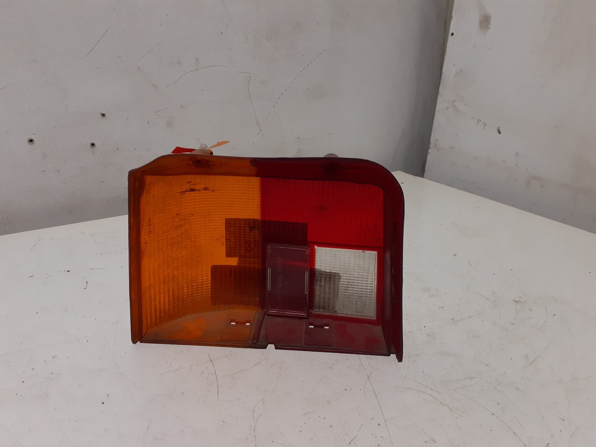Piloto trasero derecho PEUGEOT 205 BERLINA 2
