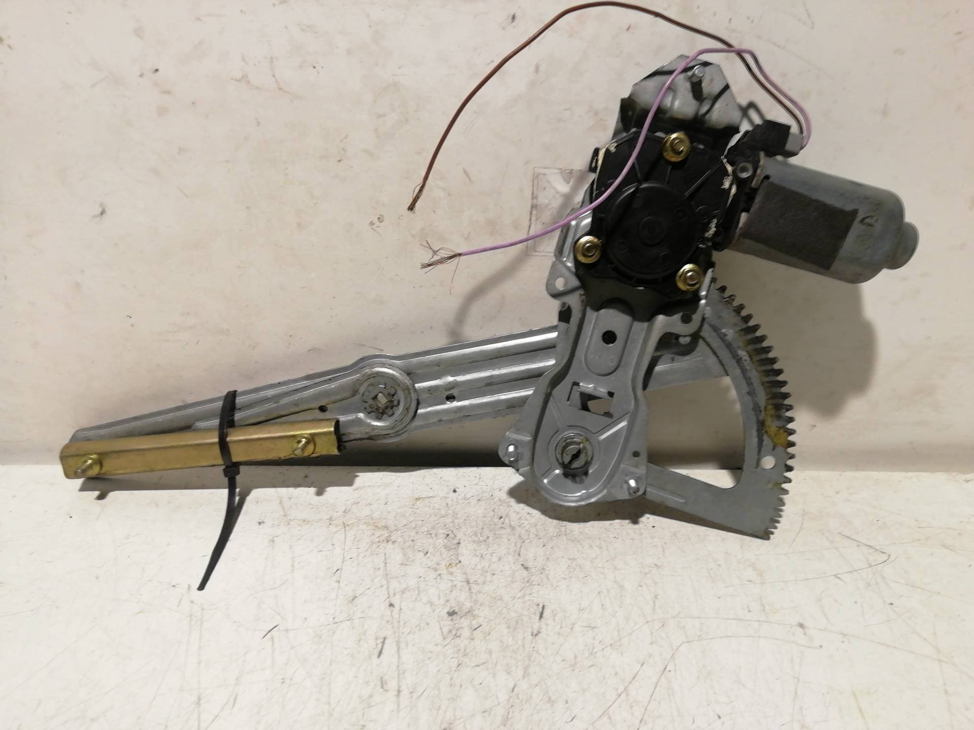Elevalunas delantero derecho PEUGEOT 205 BERLINA 4