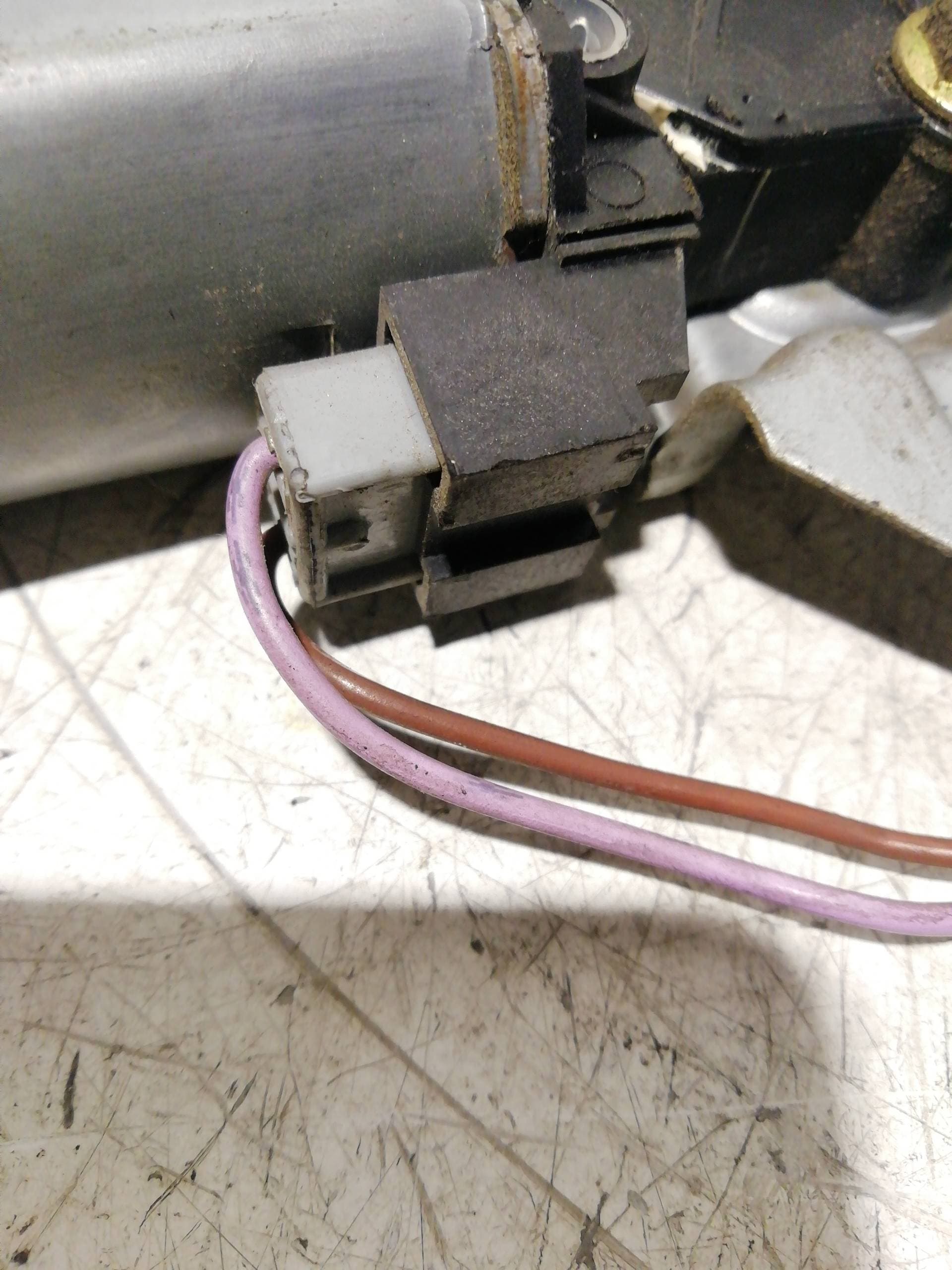 Elevalunas delantero derecho PEUGEOT 205 BERLINA 3