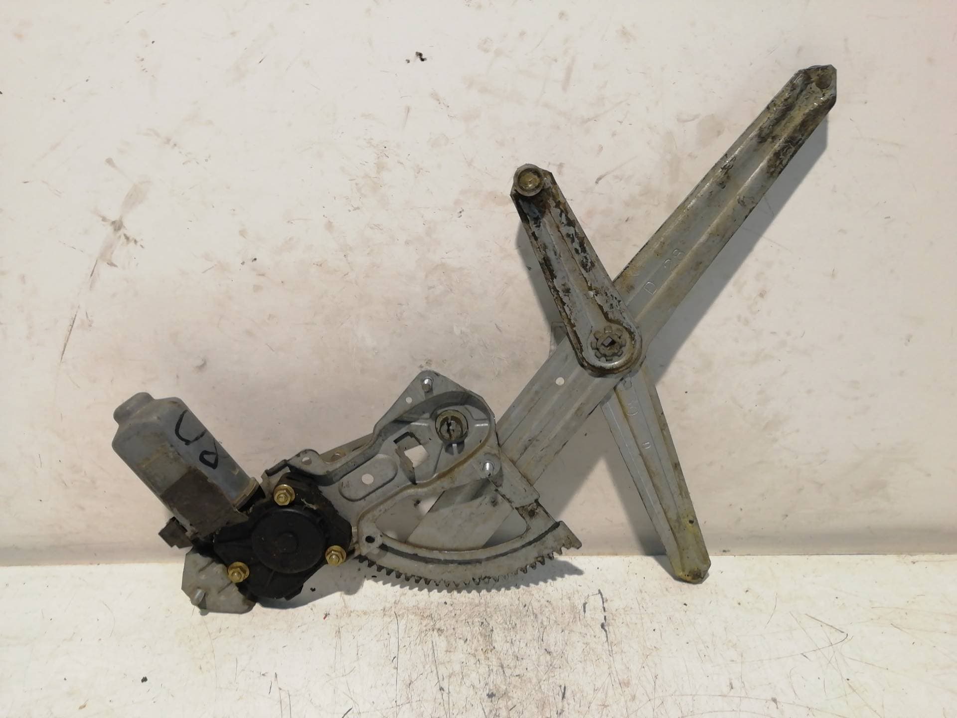 Elevalunas delantero derecho PEUGEOT 205 BERLINA 4