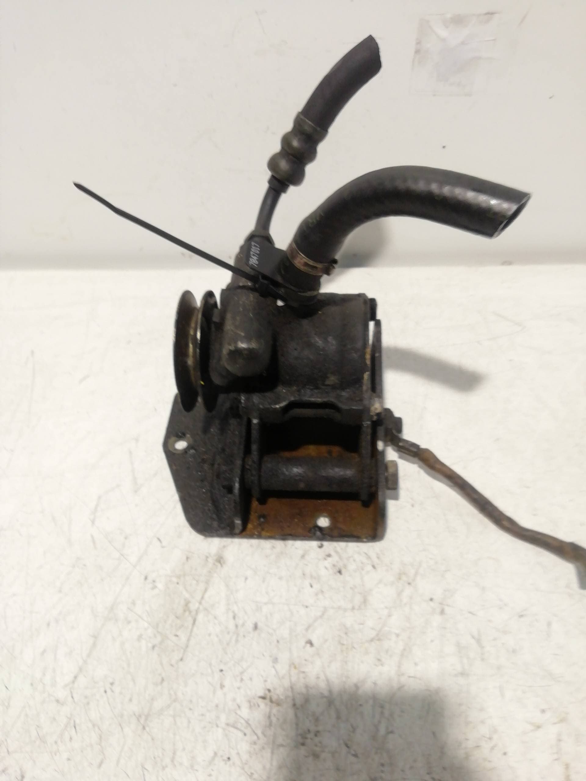 Bomba direccion PEUGEOT 205 BERLINA 5