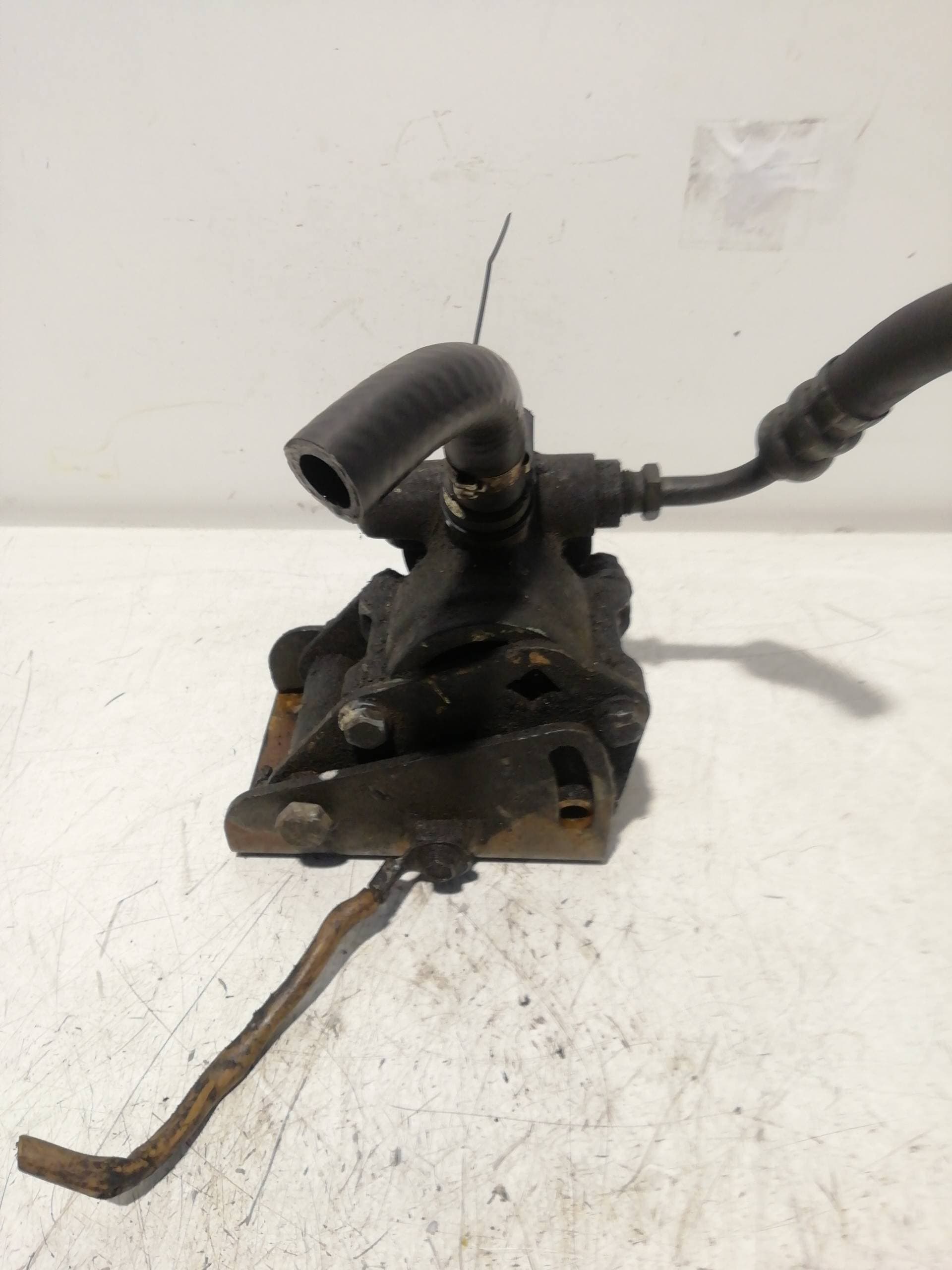 Bomba direccion PEUGEOT 205 BERLINA 4