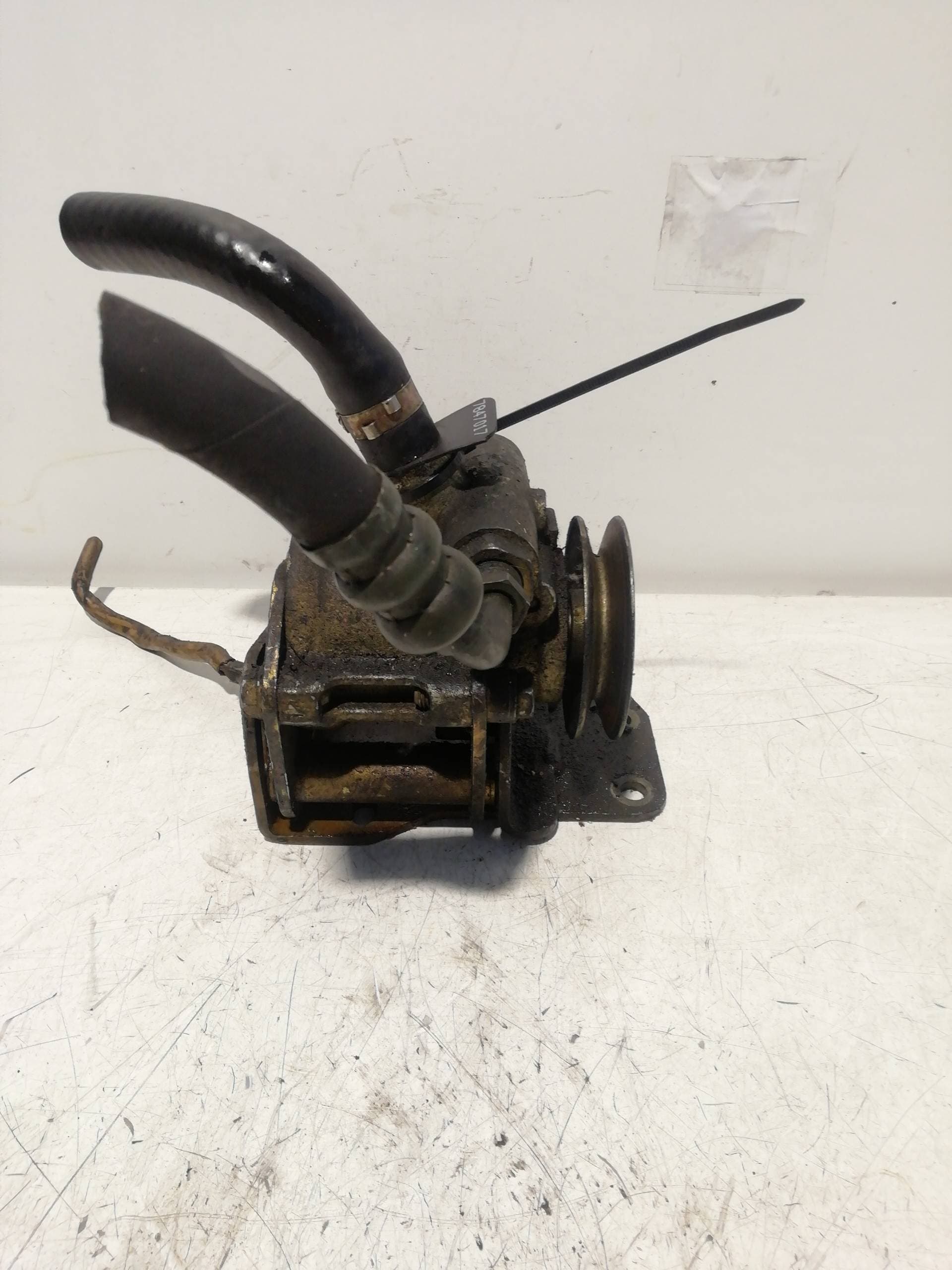 Bomba direccion PEUGEOT 205 BERLINA 3