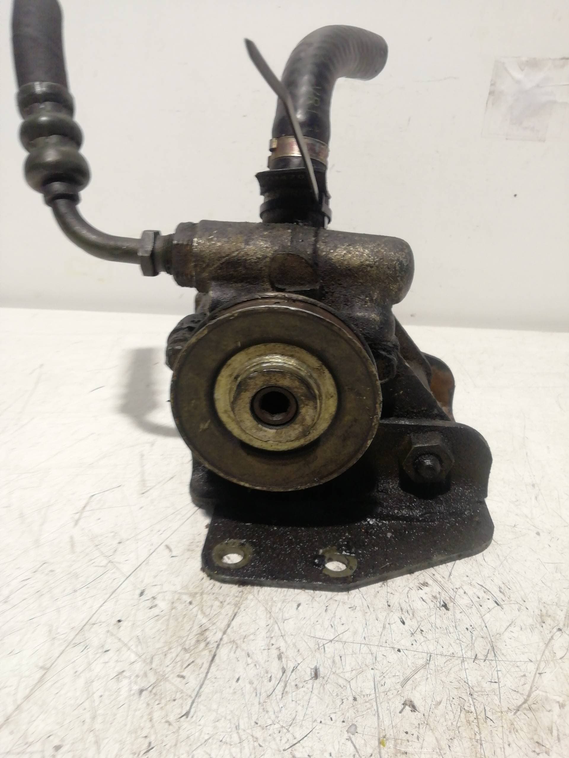 Bomba direccion PEUGEOT 205 BERLINA 2