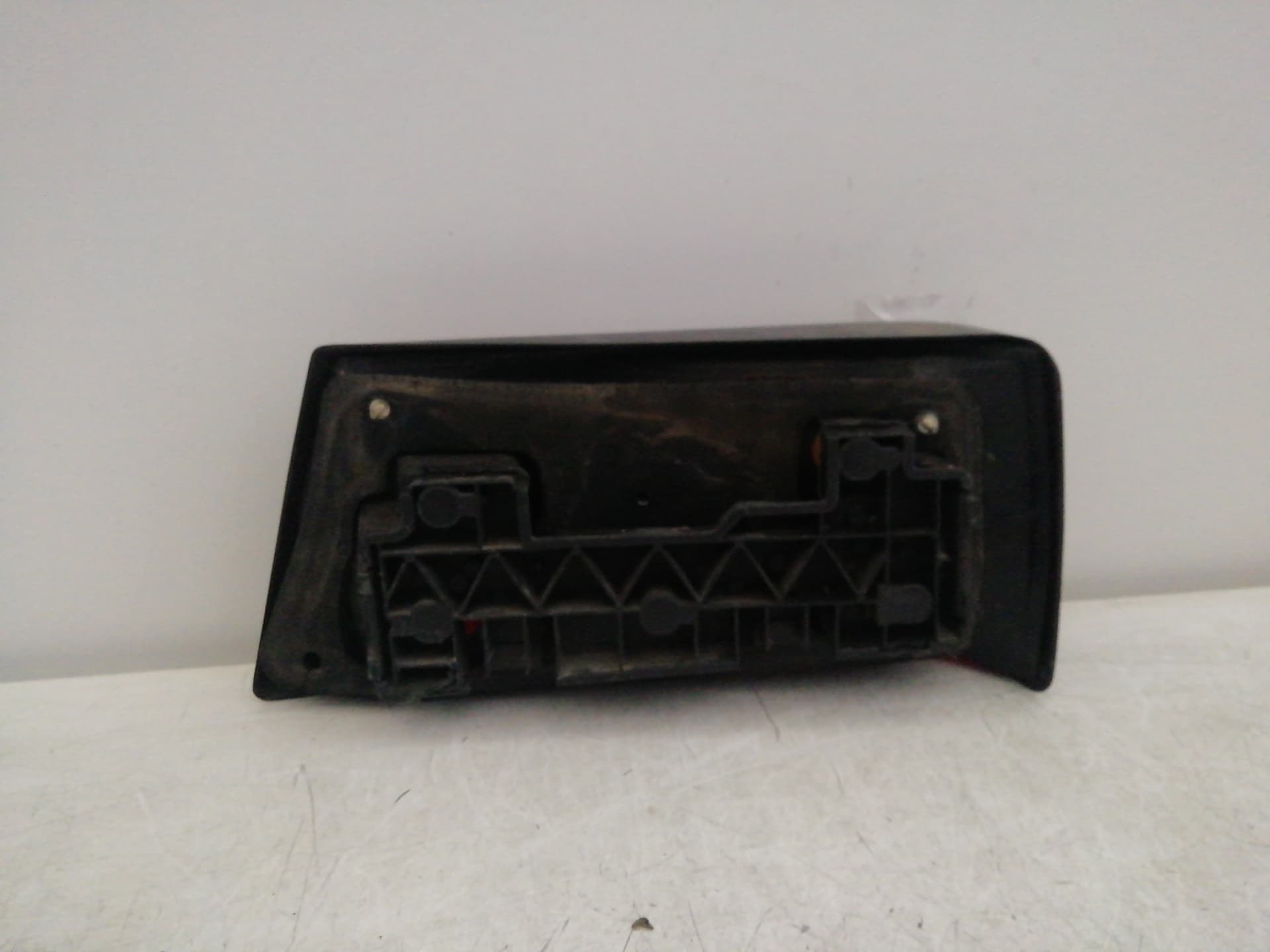 Piloto trasero izquierdo FORD ORION 2
