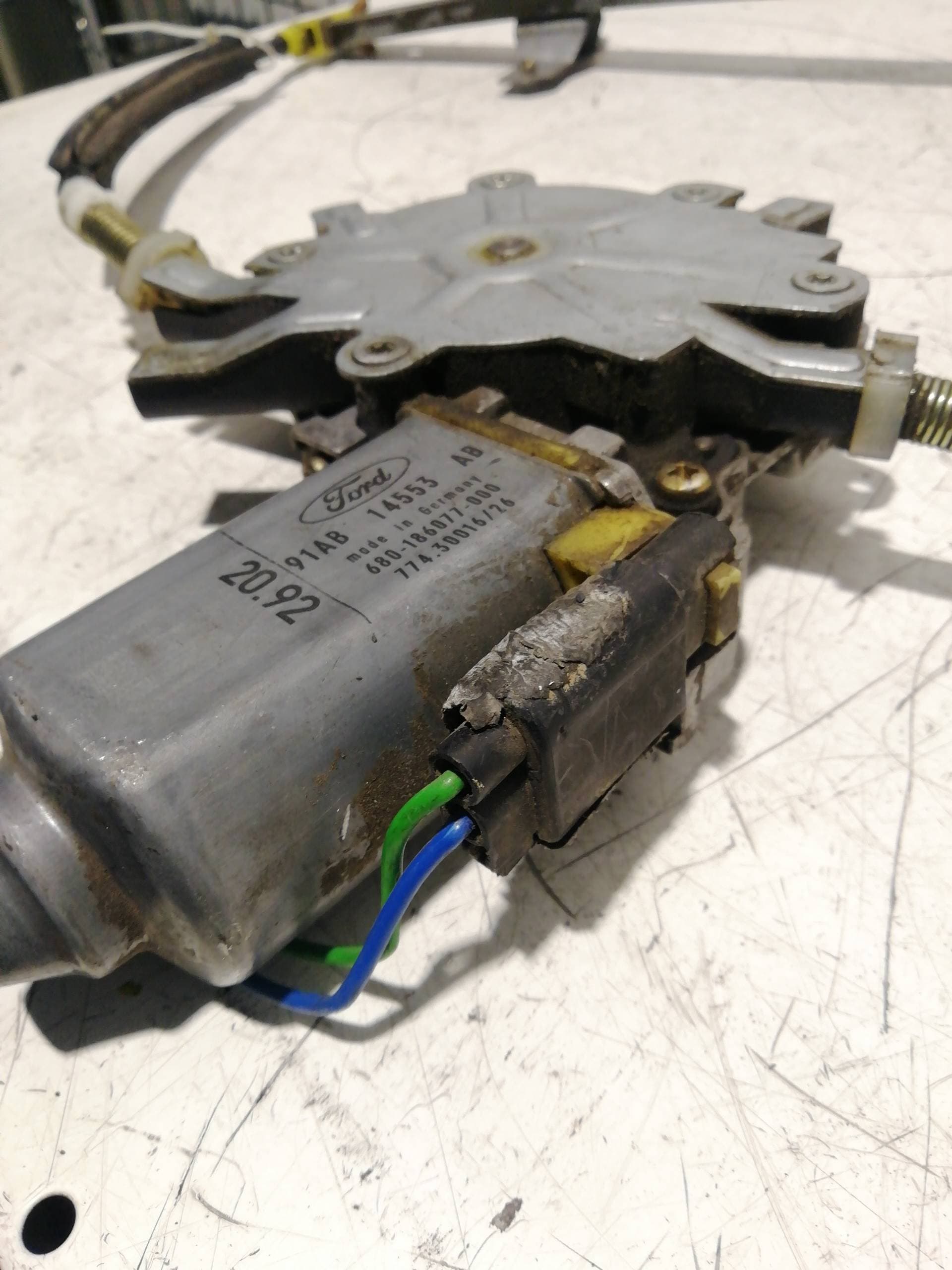 Elevalunas delantero derecho FORD ORION 4