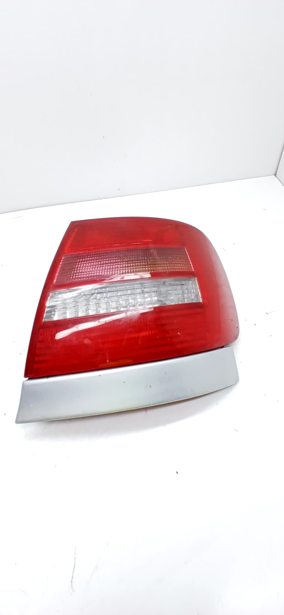 Piloto trasero derecho AUDI A4 BERLINA (B5) 3