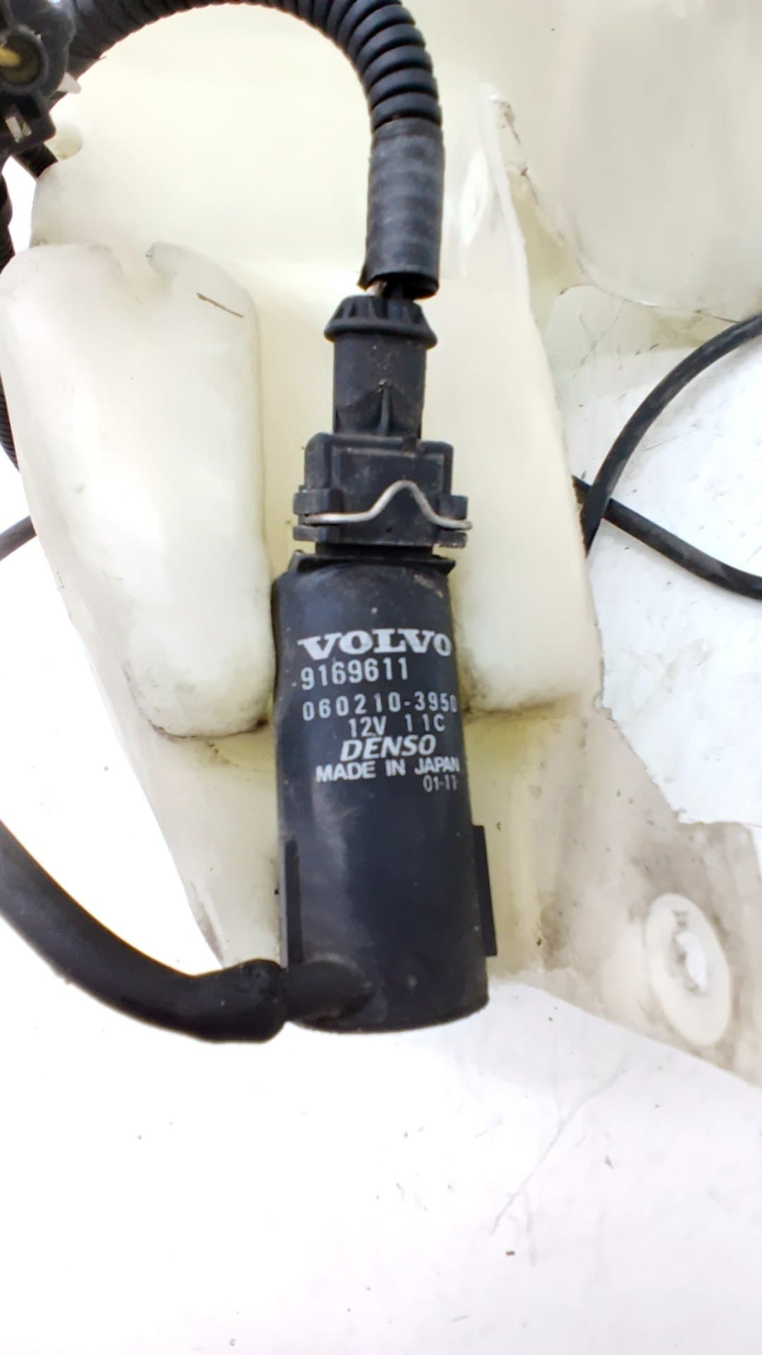 Deposito limpia VOLVO V40 STATION WAGON (645) 3