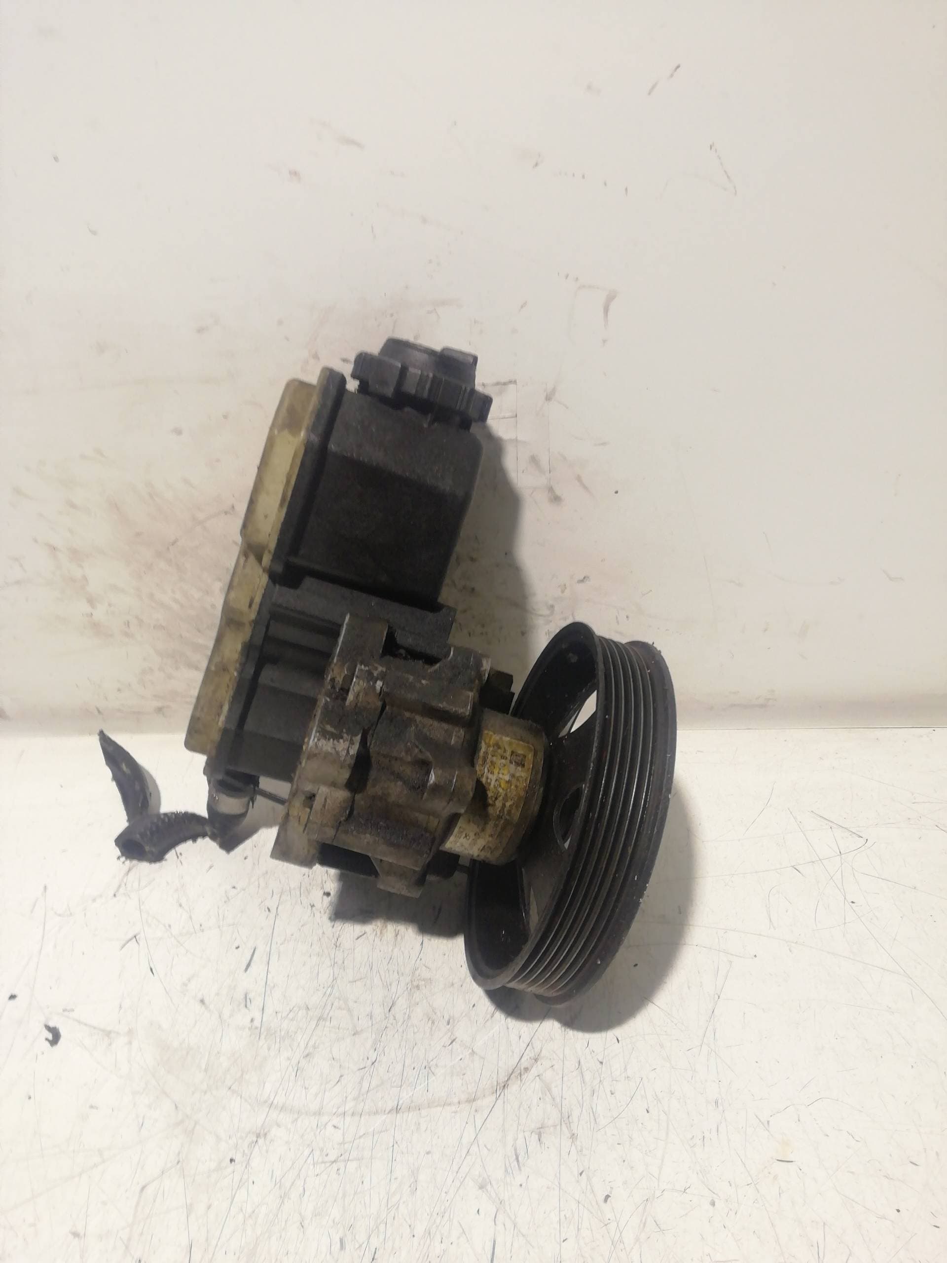 Bomba direccion OPEL VECTRA B CARAVAN 4
