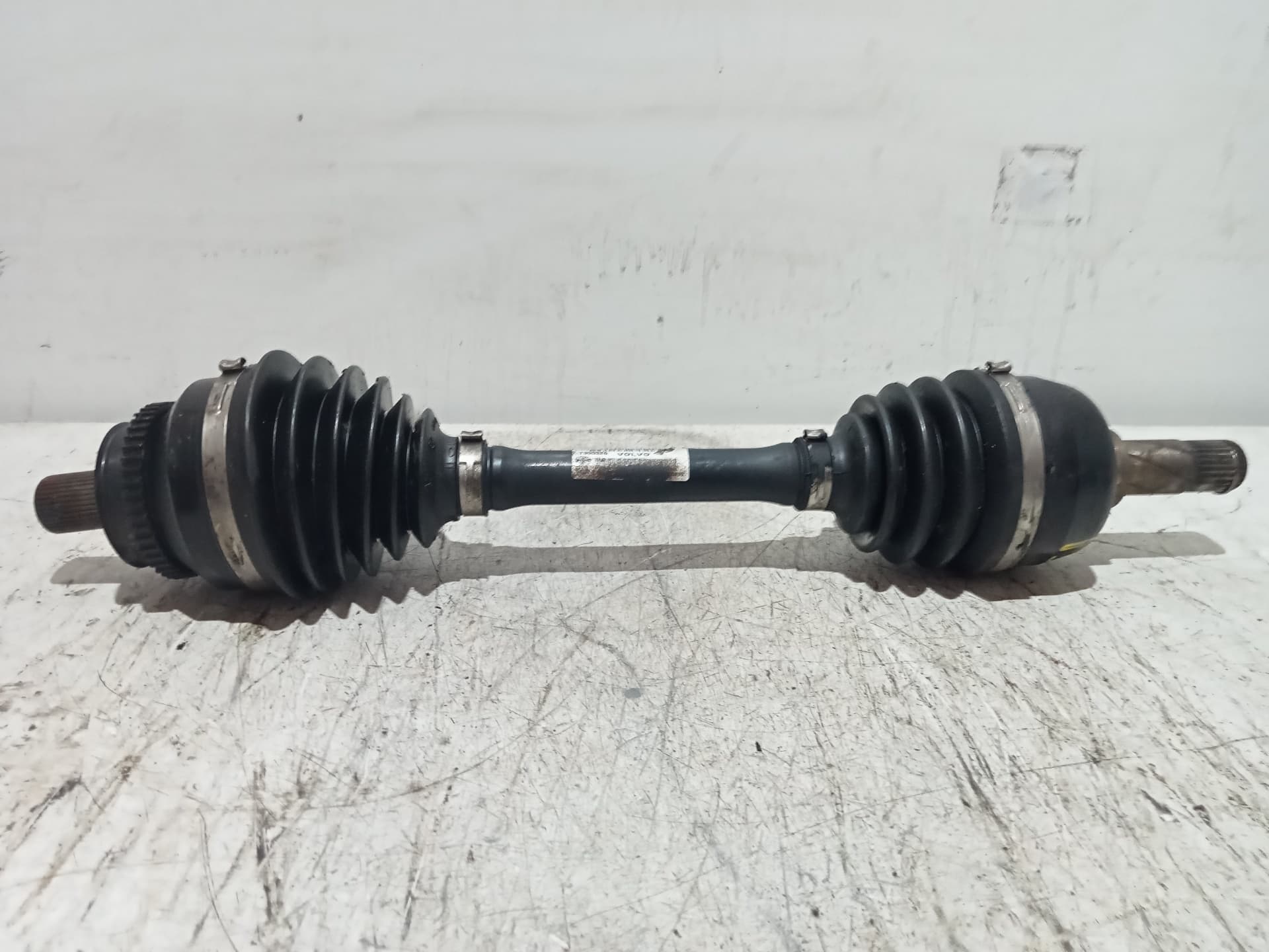 Transmision delantera izquierda VOLVO SERIE 850