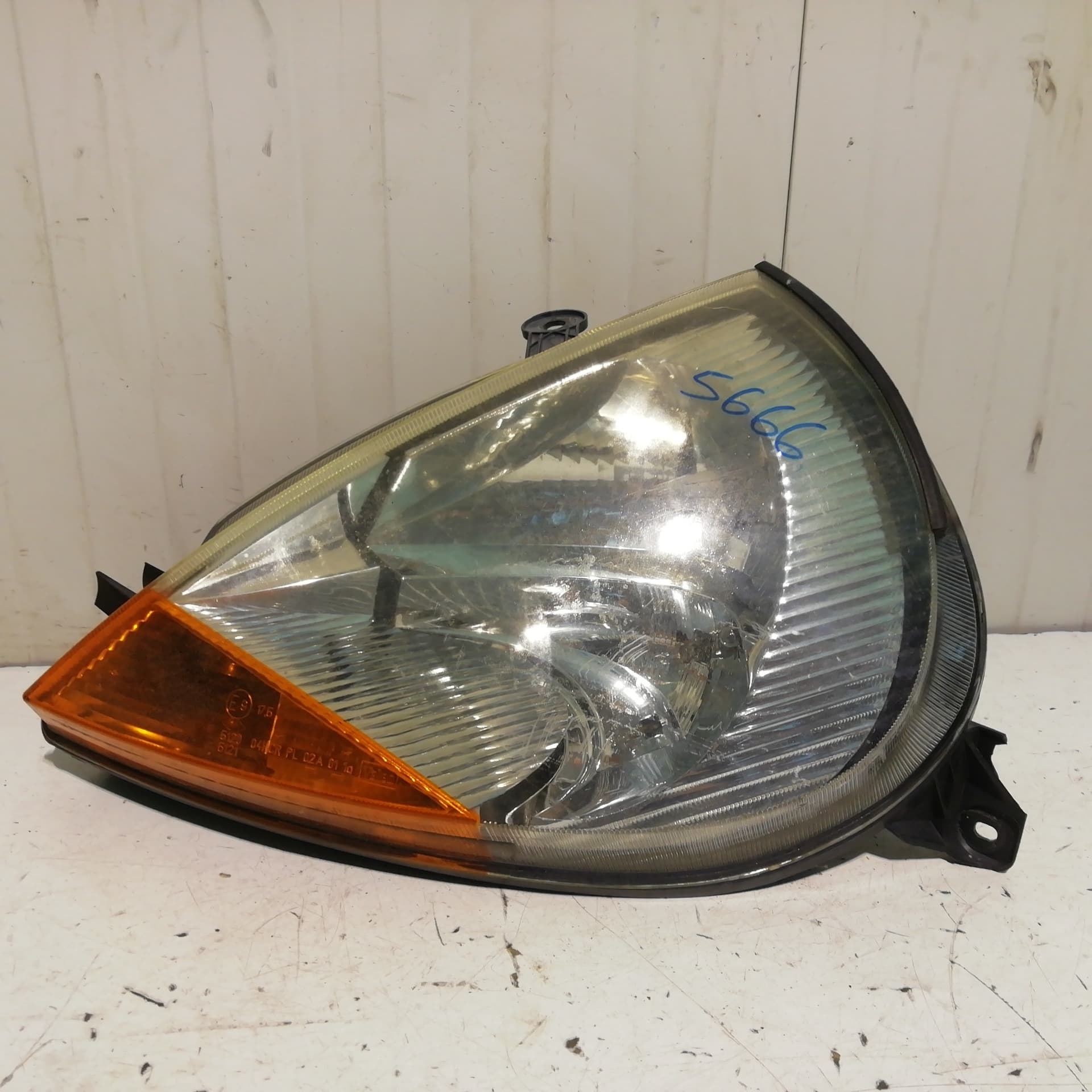 Faro izquierdo FORD KA (CCQ)
