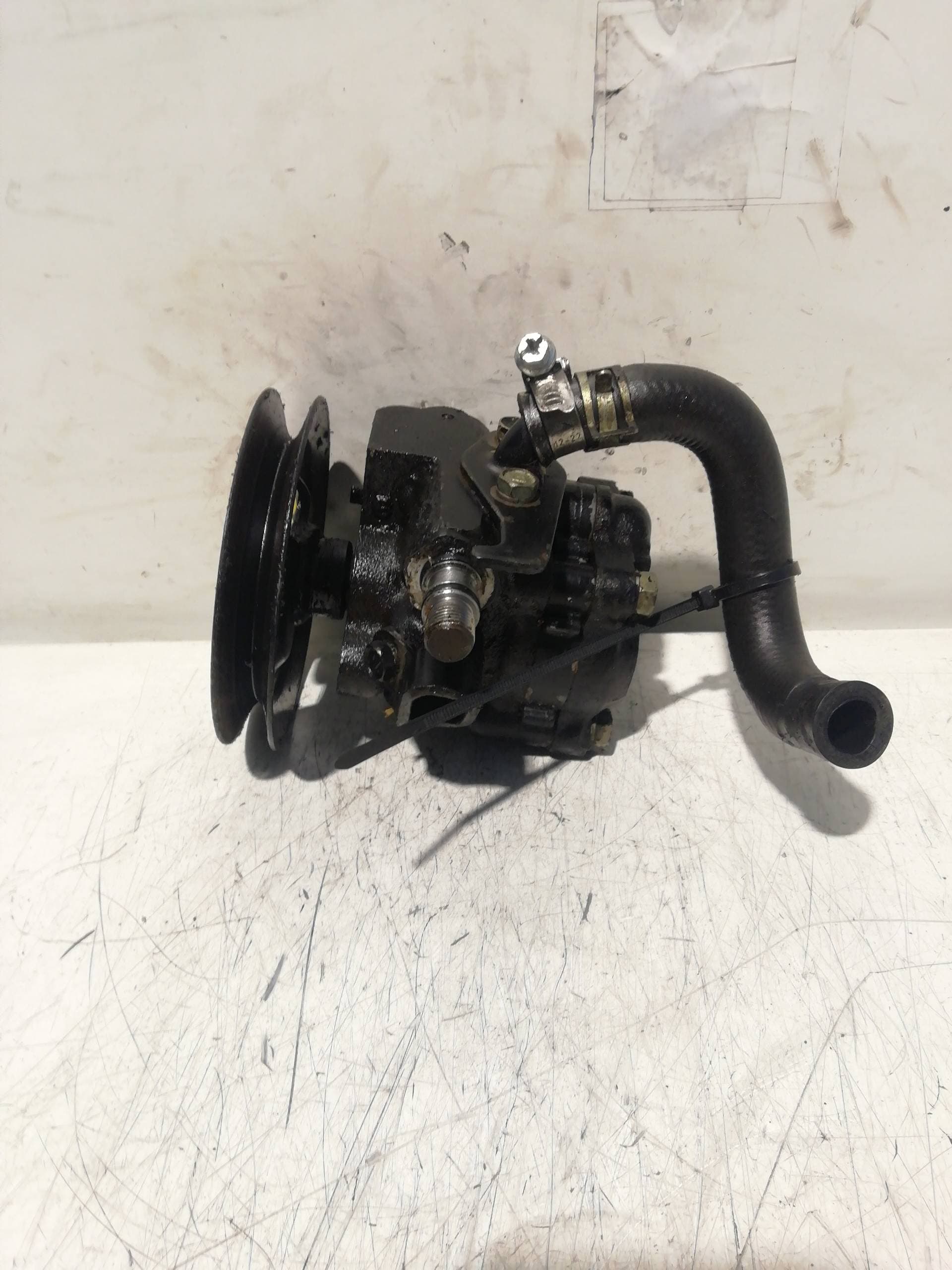 Bomba direccion MITSUBISHI MONTERO (V20/V40)