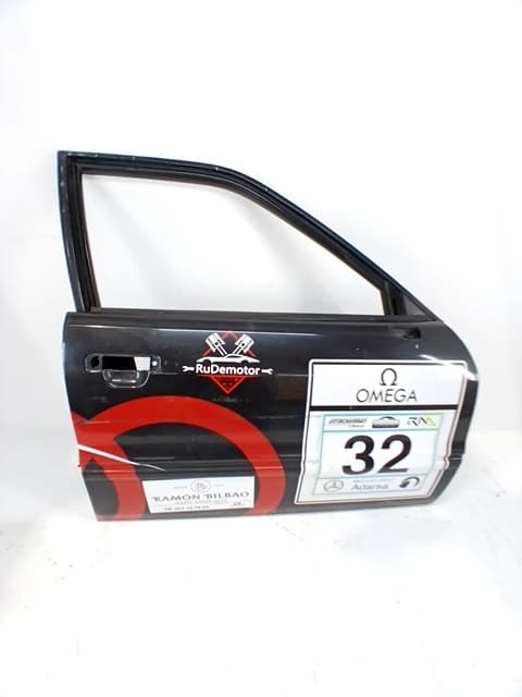 Puerta delantera derecha AUDI COUPE (8B3)