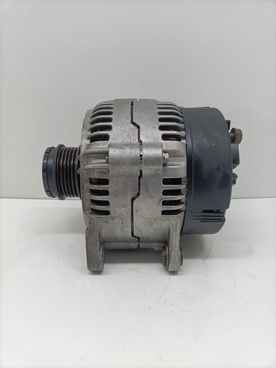 Alternador VOLKSWAGEN PASSAT BERLINA (3B2) 4
