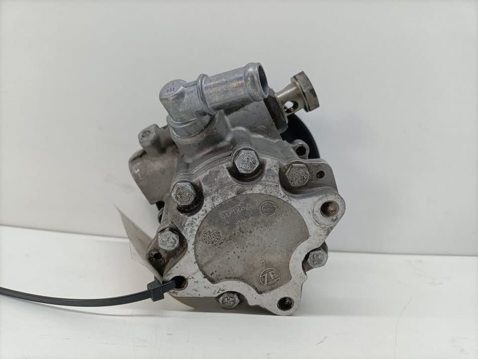Bomba direccion VOLKSWAGEN PASSAT BERLINA (3B2) 3