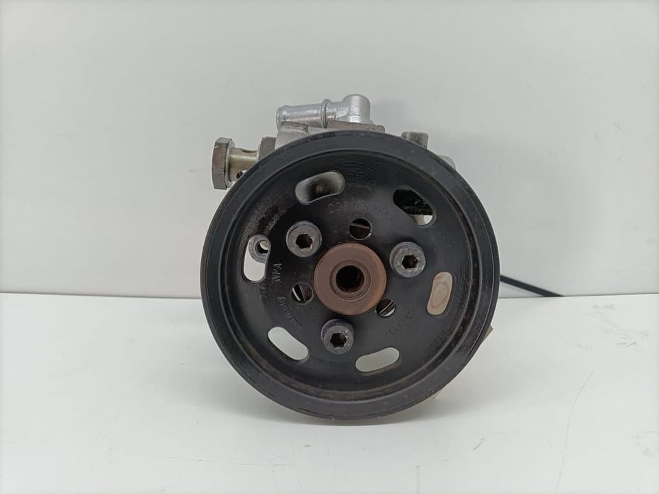Bomba direccion VOLKSWAGEN PASSAT BERLINA (3B2)