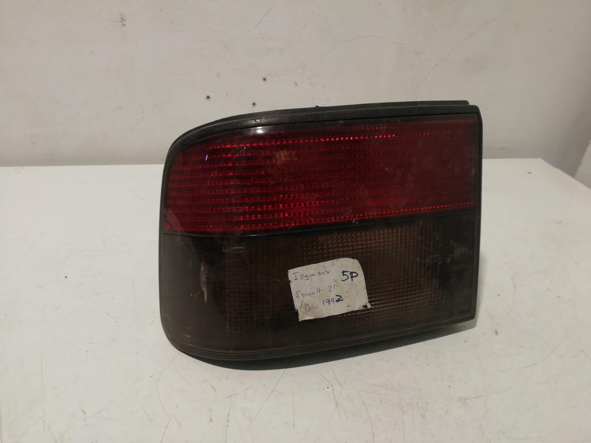 Piloto trasero izquierdo RENAULT 21 BERLINA (B/L48)