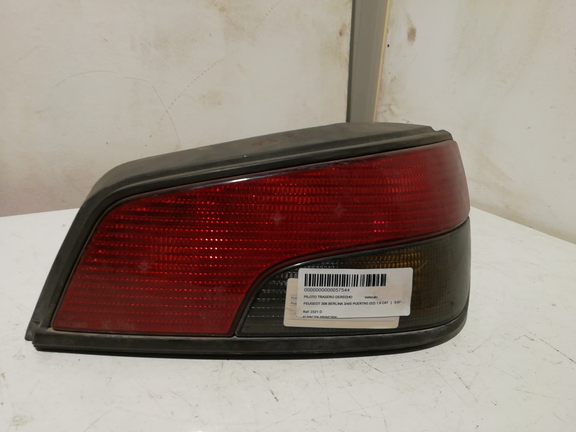Piloto trasero derecho PEUGEOT 306 BERLINA 3/4/5 PUERTAS (S2)