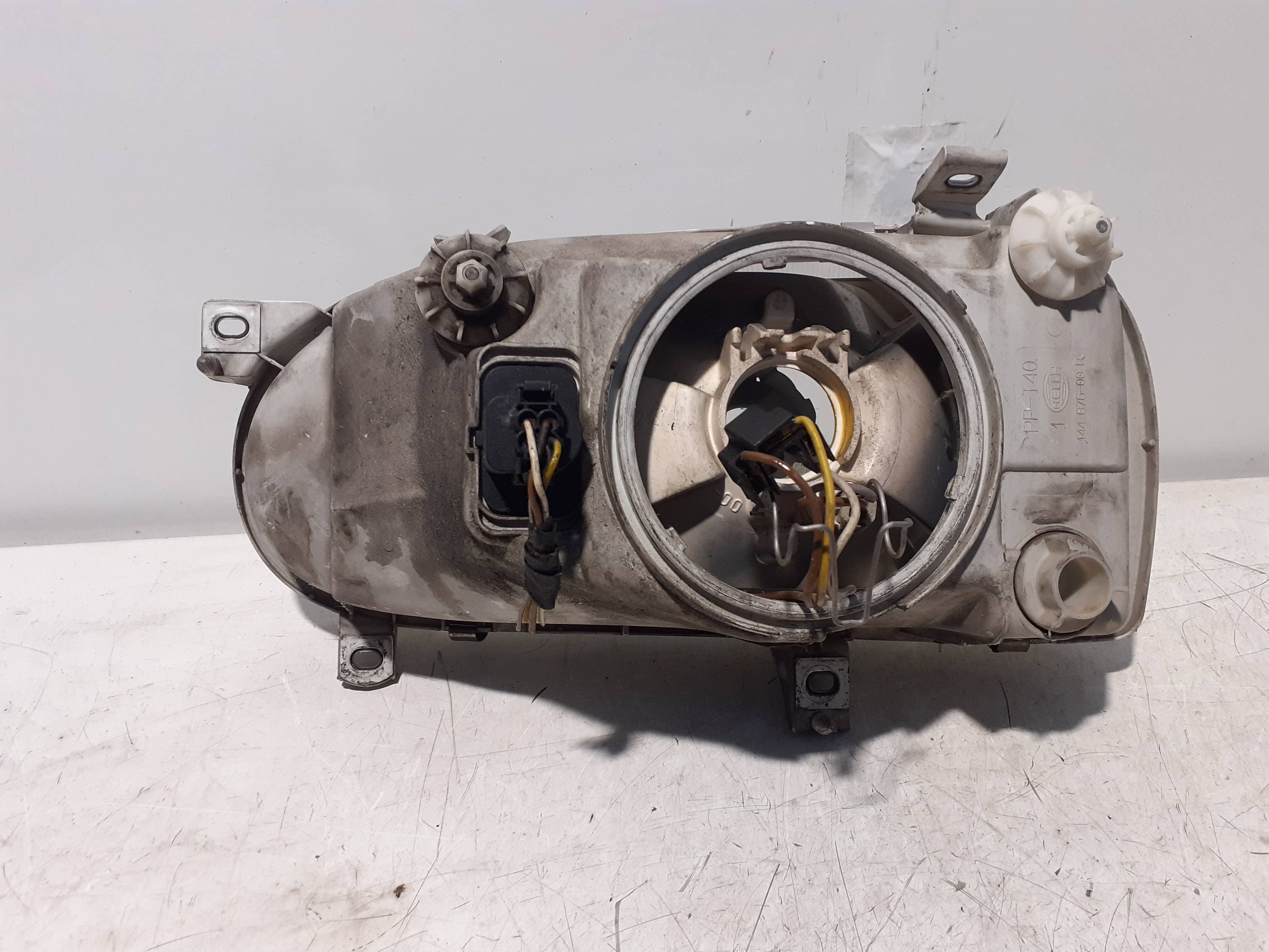Faro derecho VOLKSWAGEN GOLF III BERLINA (1H1) 2