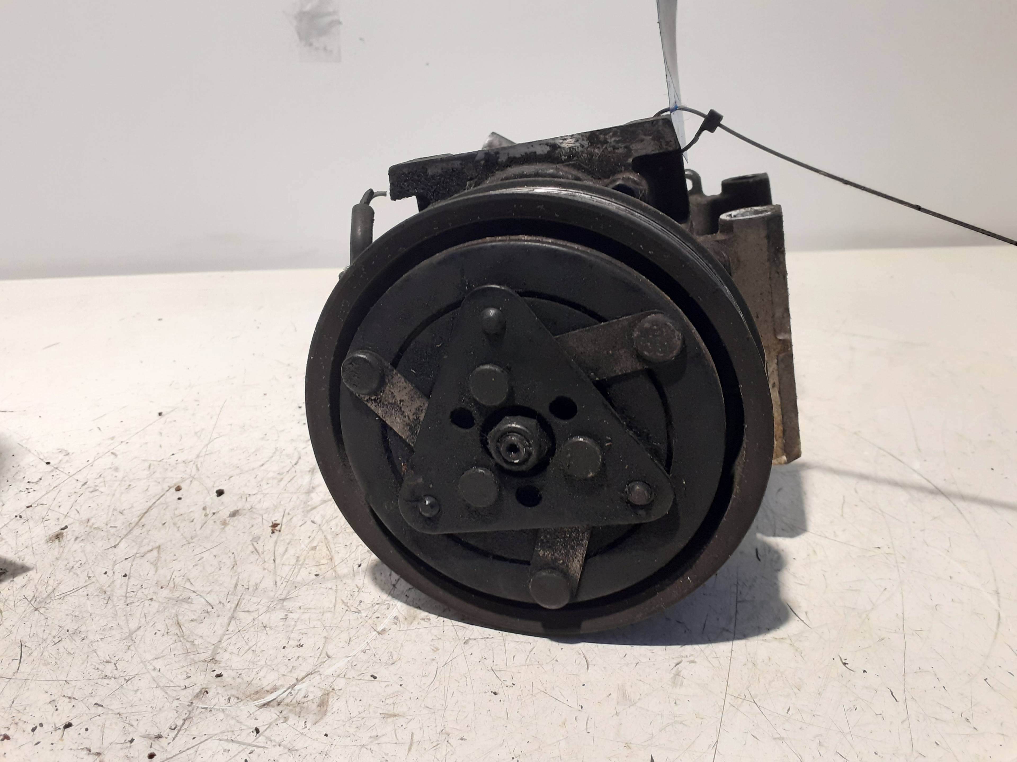 Recambio RENAULT CLIO II FASE I (B/CBO) ref. SD6V121417D