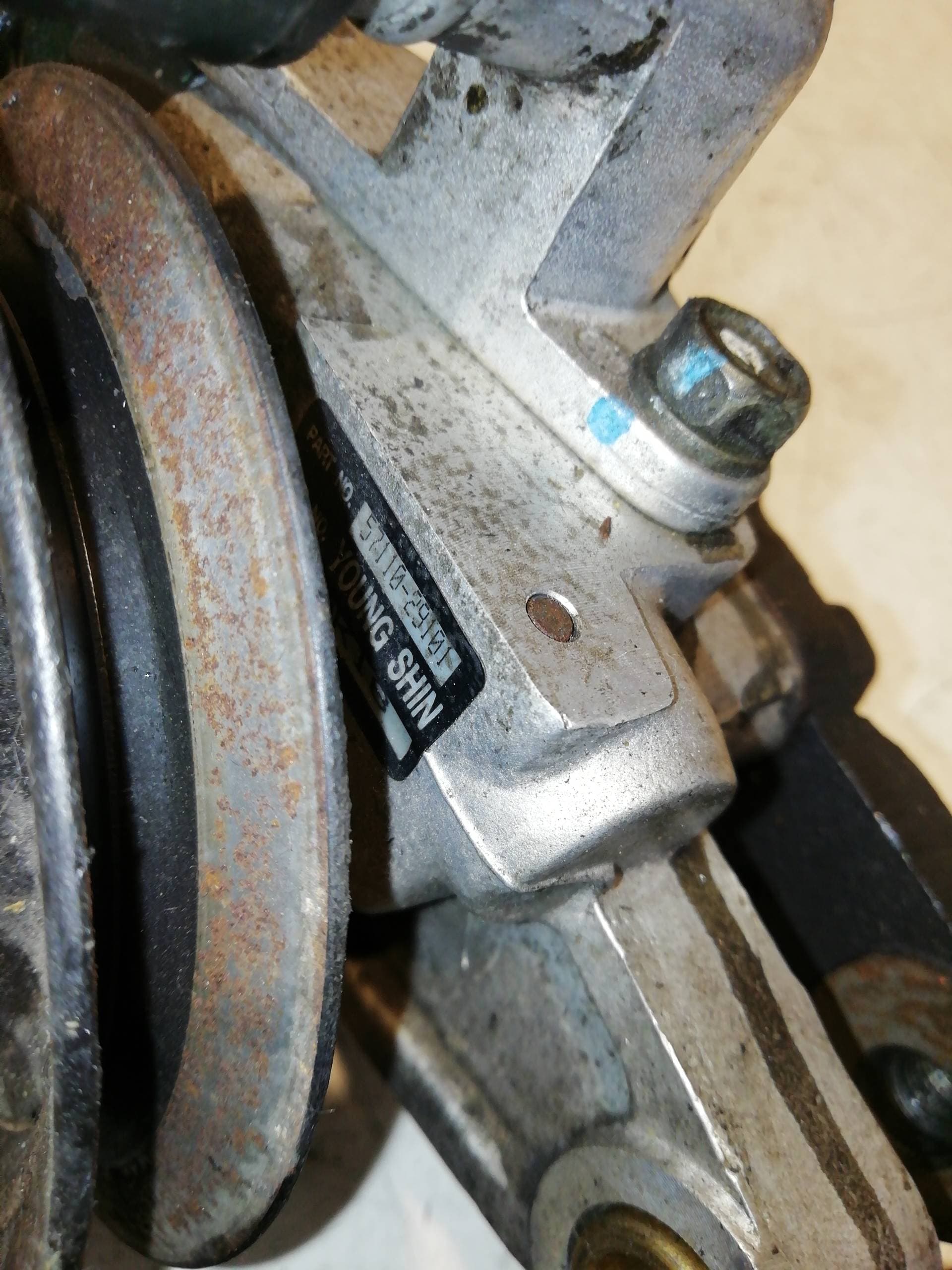 Bomba direccion HYUNDAI COUPE (RD)