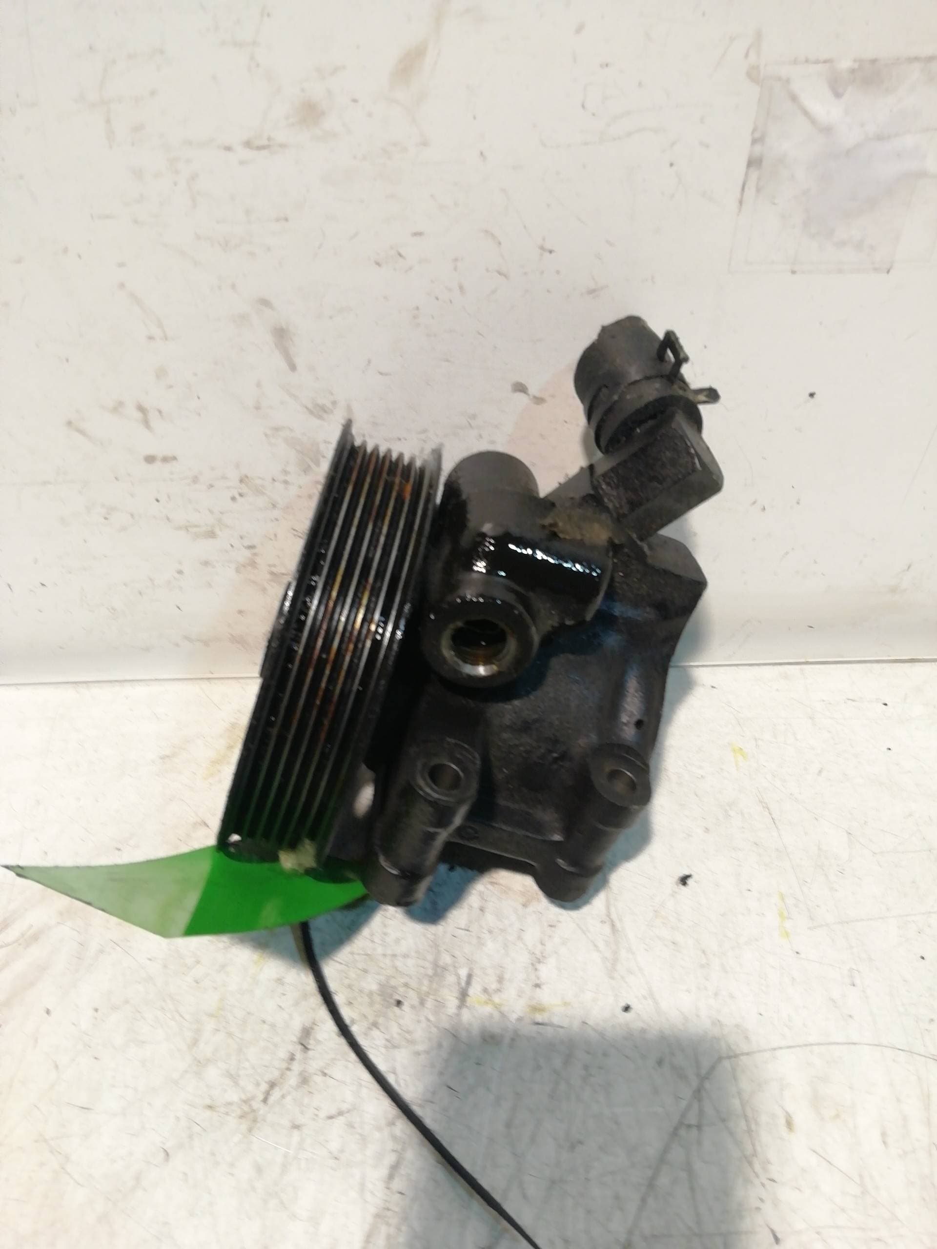 Bomba direccion FORD FOCUS BERLINA (CAK)