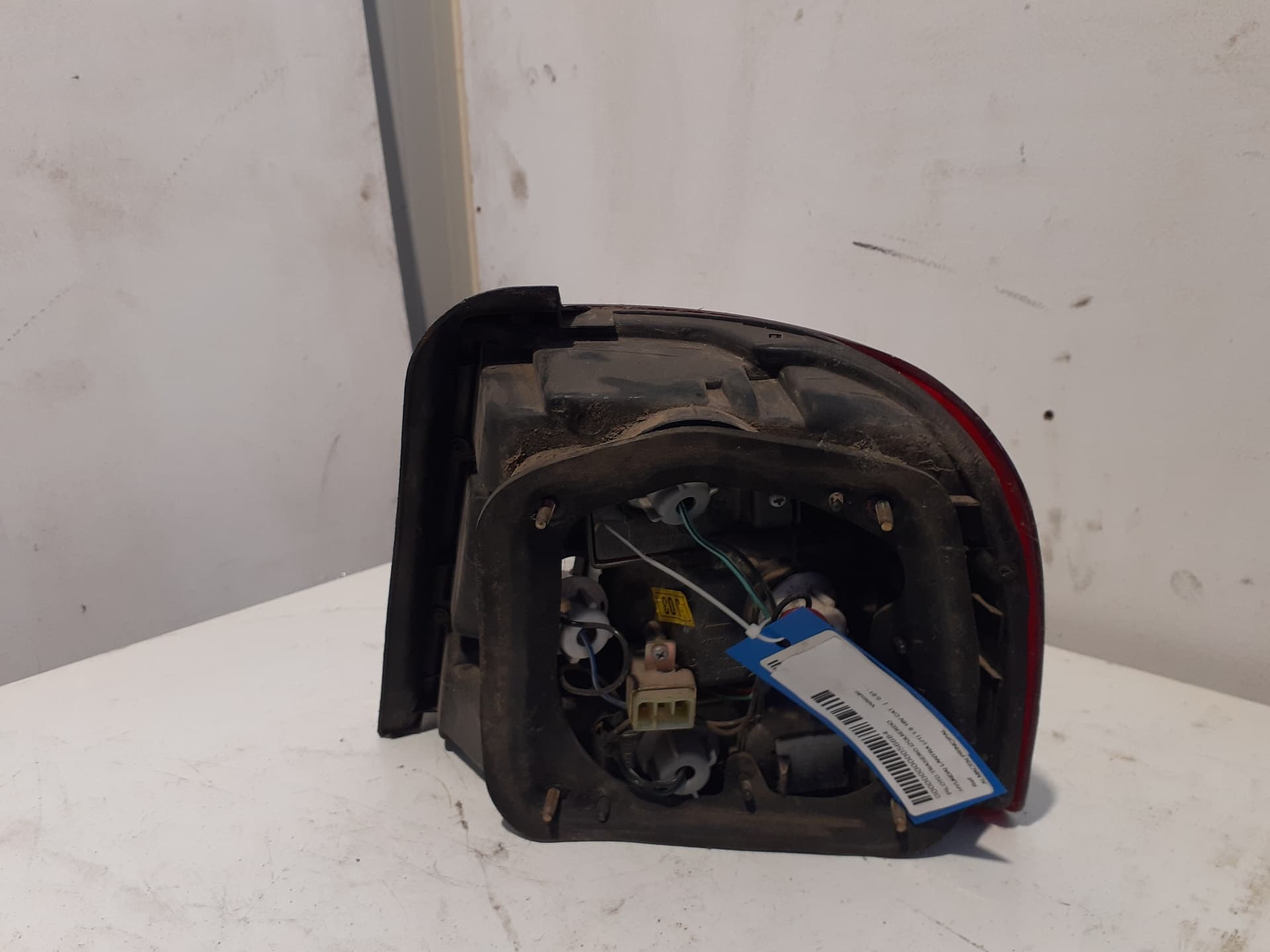 Piloto trasero izquierdo HYUNDAI LANTRA (J1) 2