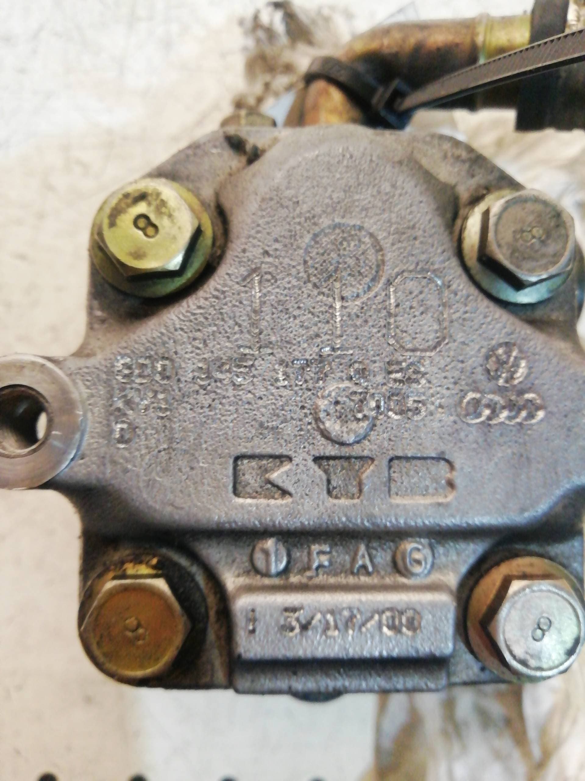 Bomba direccion AUDI A4 AVANT (B5)