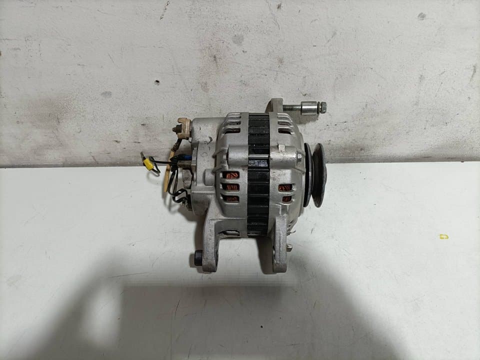 Alternador MITSUBISHI MONTERO (L040) 4