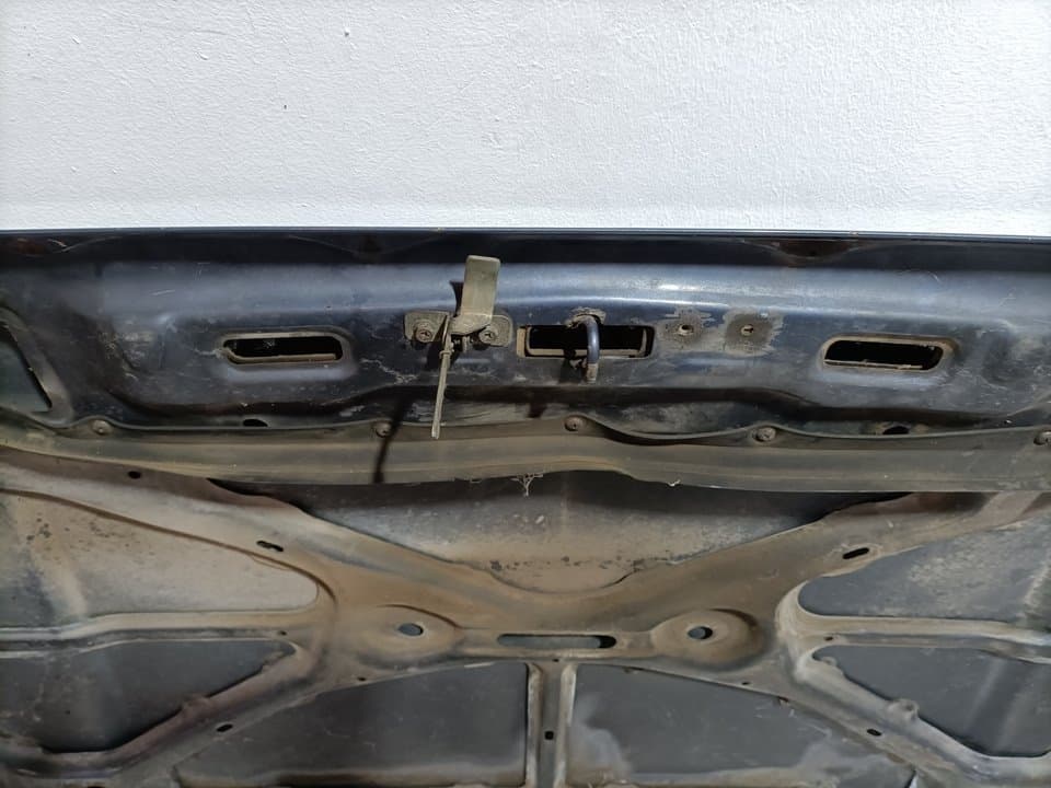 Capot MITSUBISHI MONTERO (L040) 2