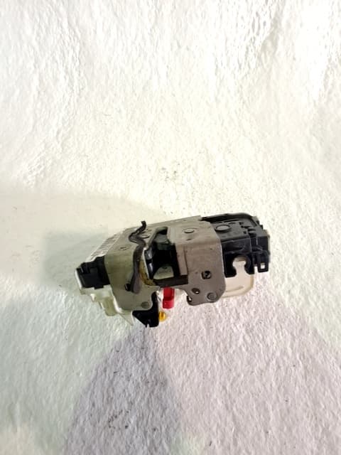 Cerradura puerta delantera derecha JEEP COMPASS
