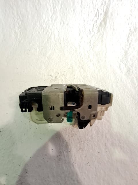 Cerradura puerta delantera izquierda JEEP COMPASS