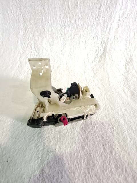 Cerradura puerta trasera izquierda JEEP COMPASS 3