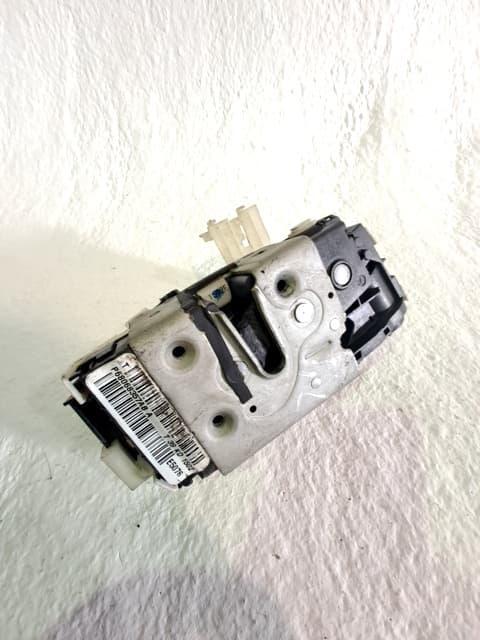 Cerradura puerta trasera izquierda JEEP COMPASS