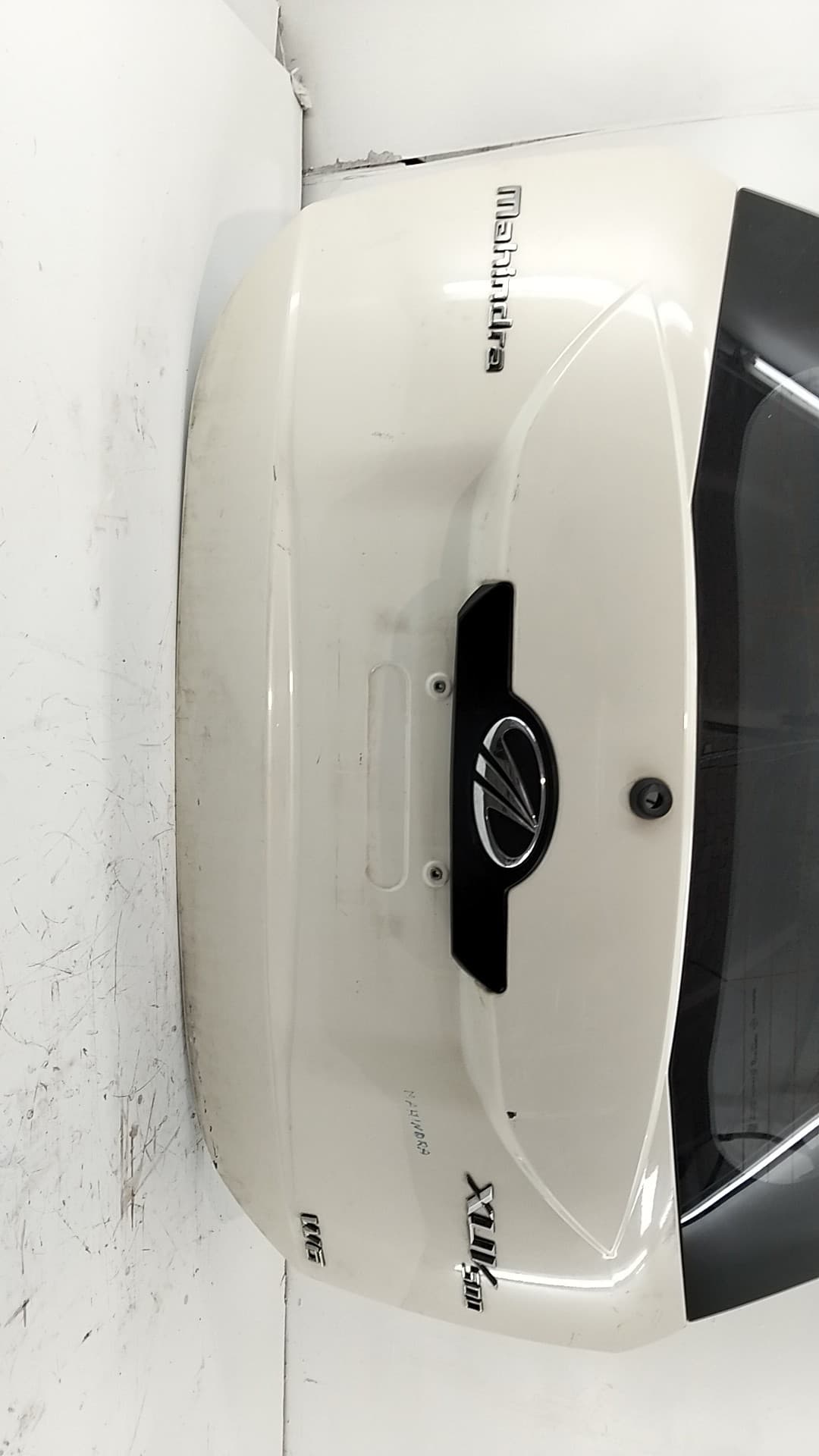 Porton trasero MAHINDRA XUV500 2