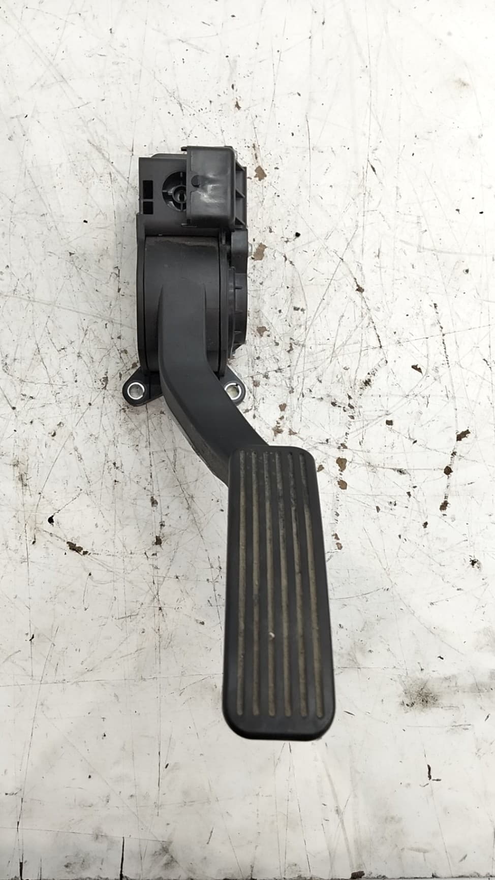 Pedal acelerador MAHINDRA XUV500 5