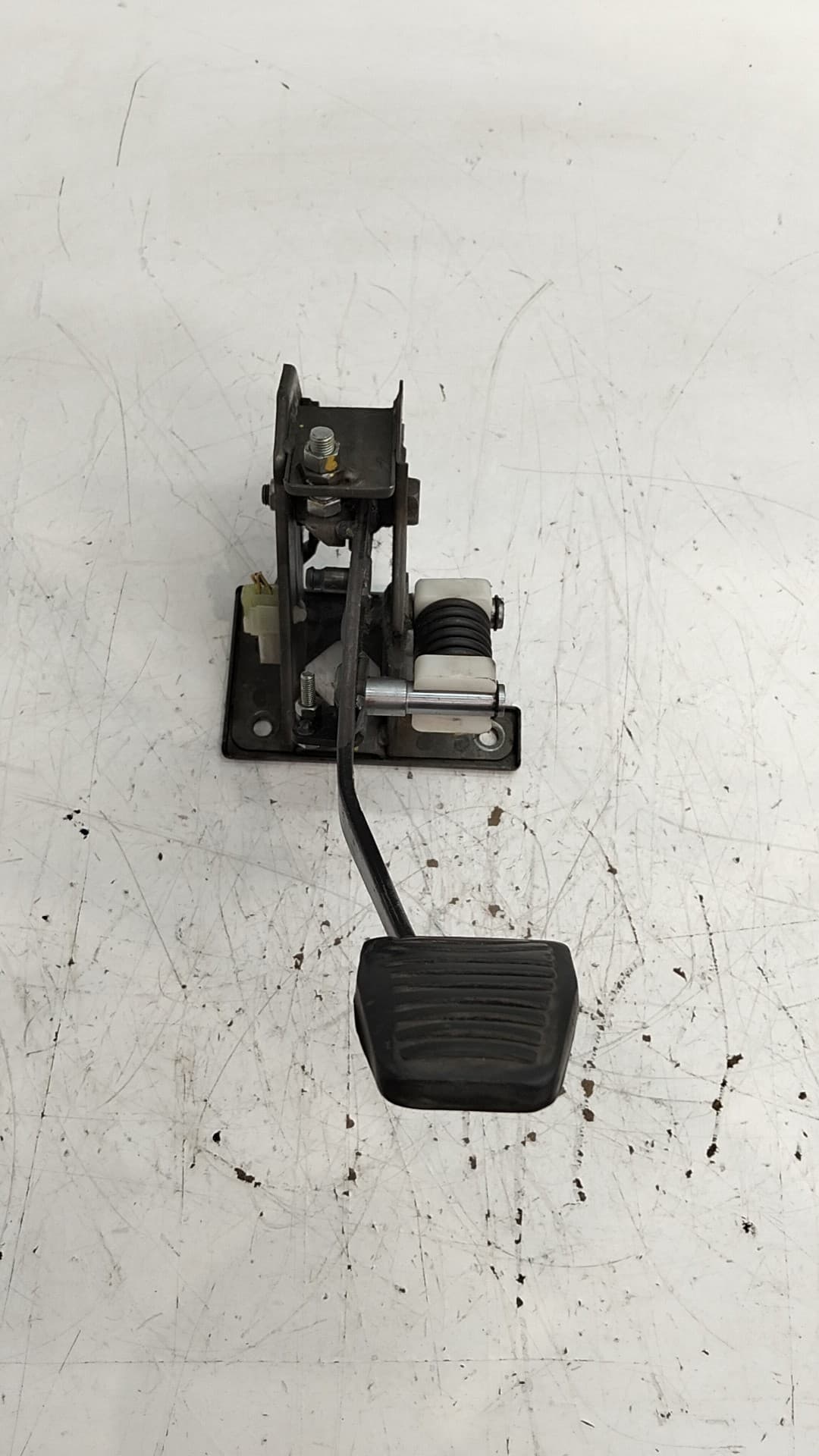 Pedal embrague MAHINDRA XUV500