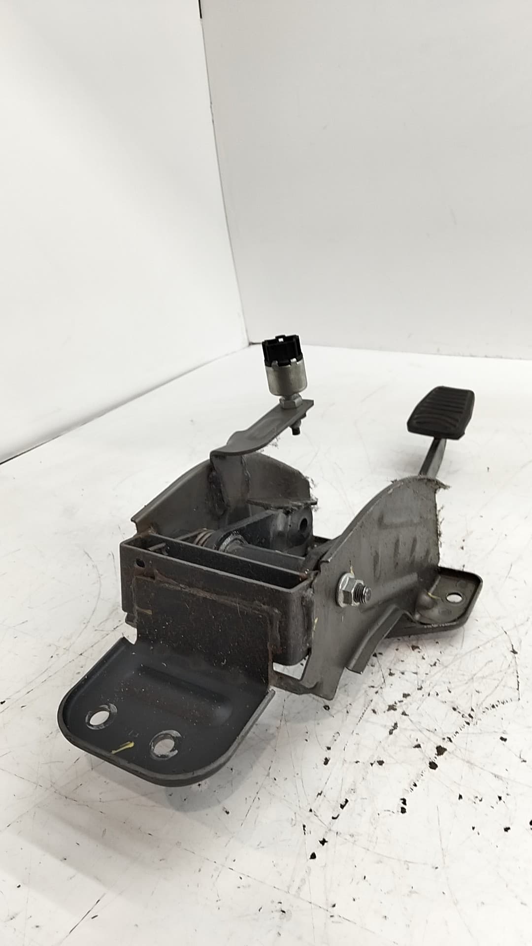 Pedal freno MAHINDRA XUV500 3